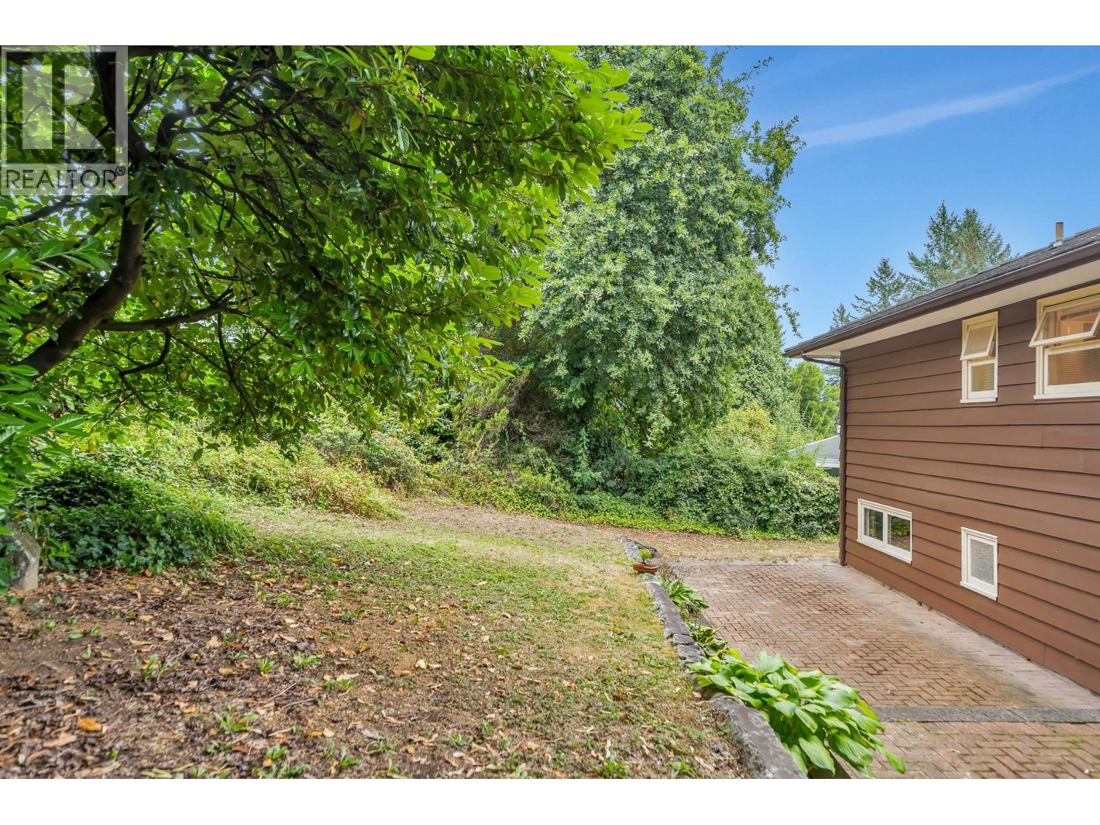 3088 Lazy A Street, Coquitlam, British Columbia  V3C 3N9 - Photo 36 - R3090540