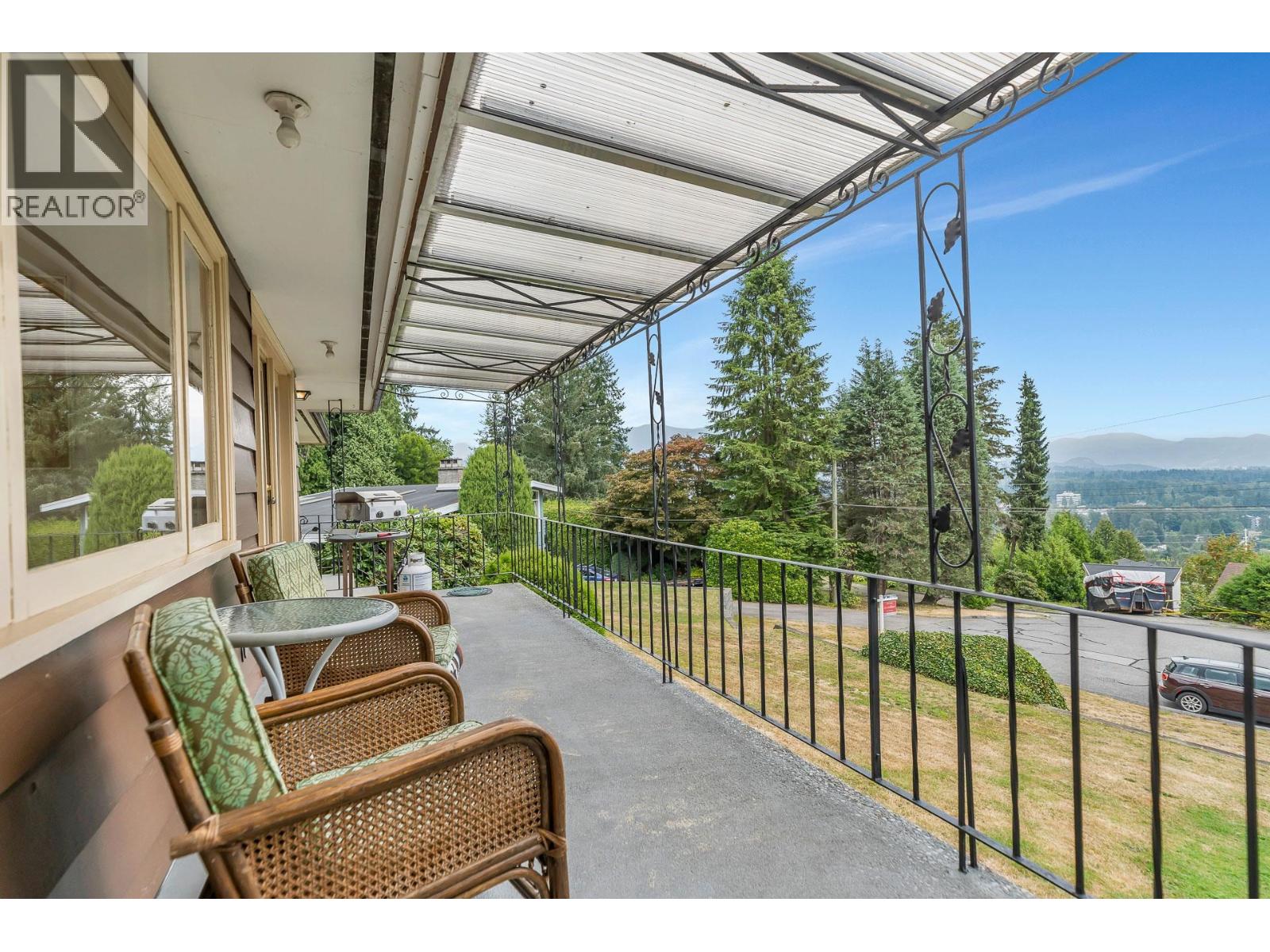 3088 Lazy A Street, Coquitlam, British Columbia  V3C 3N9 - Photo 5 - R3090540