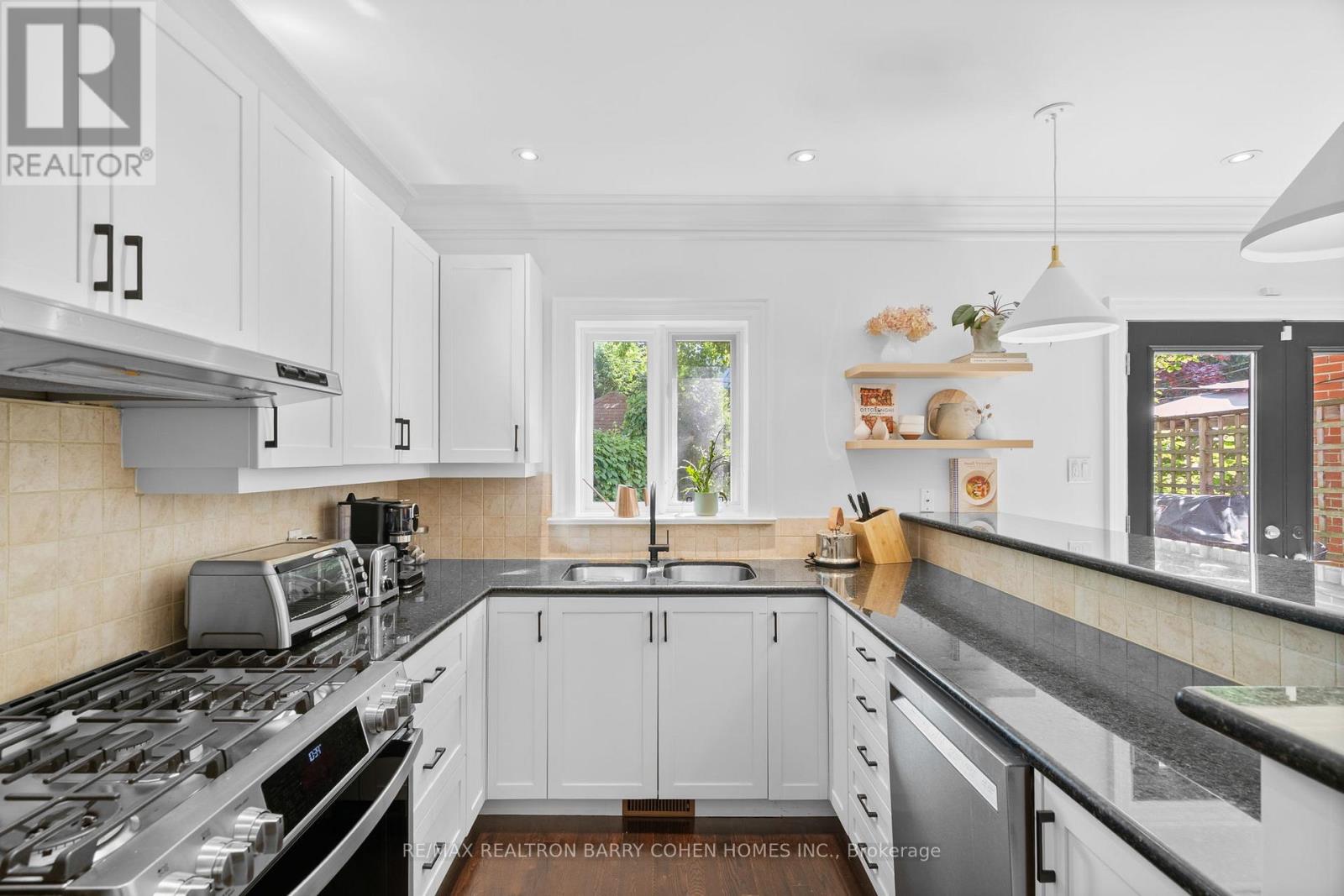 141 Latimer Avenue, Toronto, Ontario  M5N 2M3 - Photo 18 - C12794918