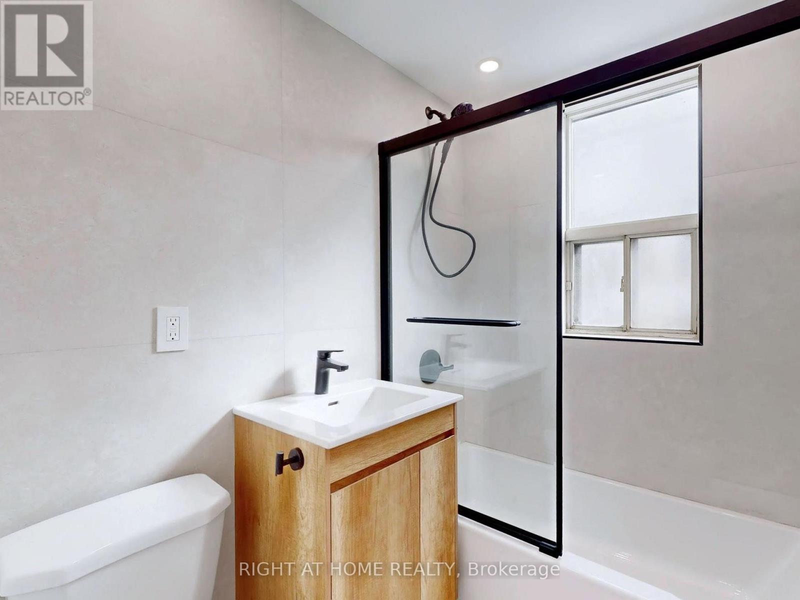 2 - 427 Lawrence Avenue W, Toronto, Ontario  M5M 1C3 - Photo 10 - C12794920