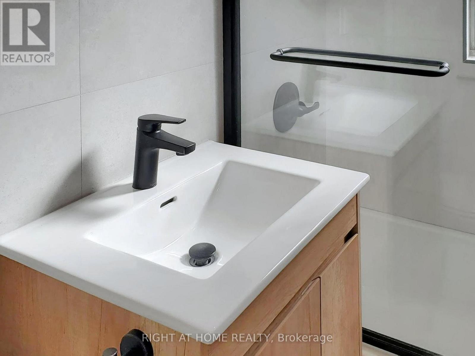 2 - 427 Lawrence Avenue W, Toronto, Ontario  M5M 1C3 - Photo 11 - C12794920