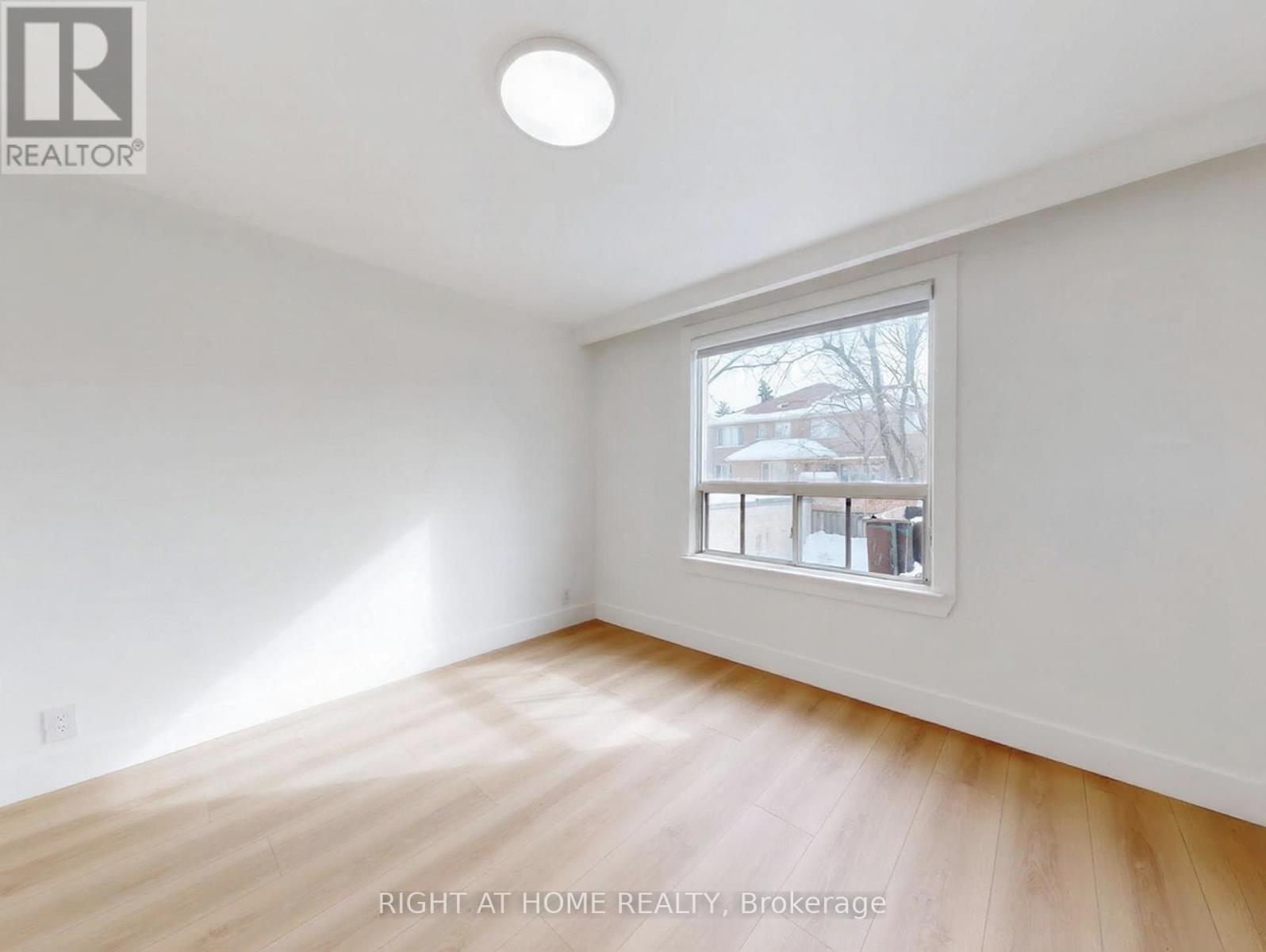2 - 427 Lawrence Avenue W, Toronto, Ontario  M5M 1C3 - Photo 2 - C12794920