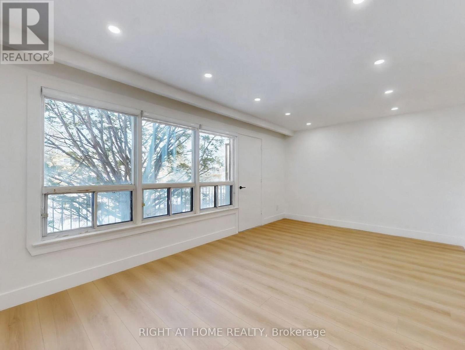 2 - 427 Lawrence Avenue W, Toronto, Ontario  M5M 1C3 - Photo 4 - C12794920