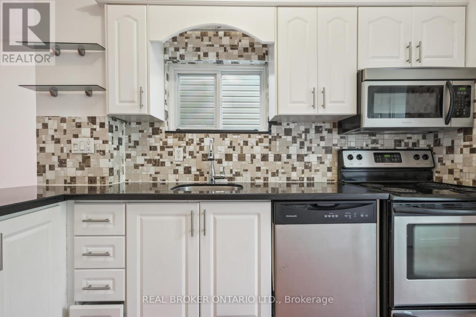 134 Jones Avenue, Toronto, Ontario  M4M 3A1 - Photo 11 - E12794868