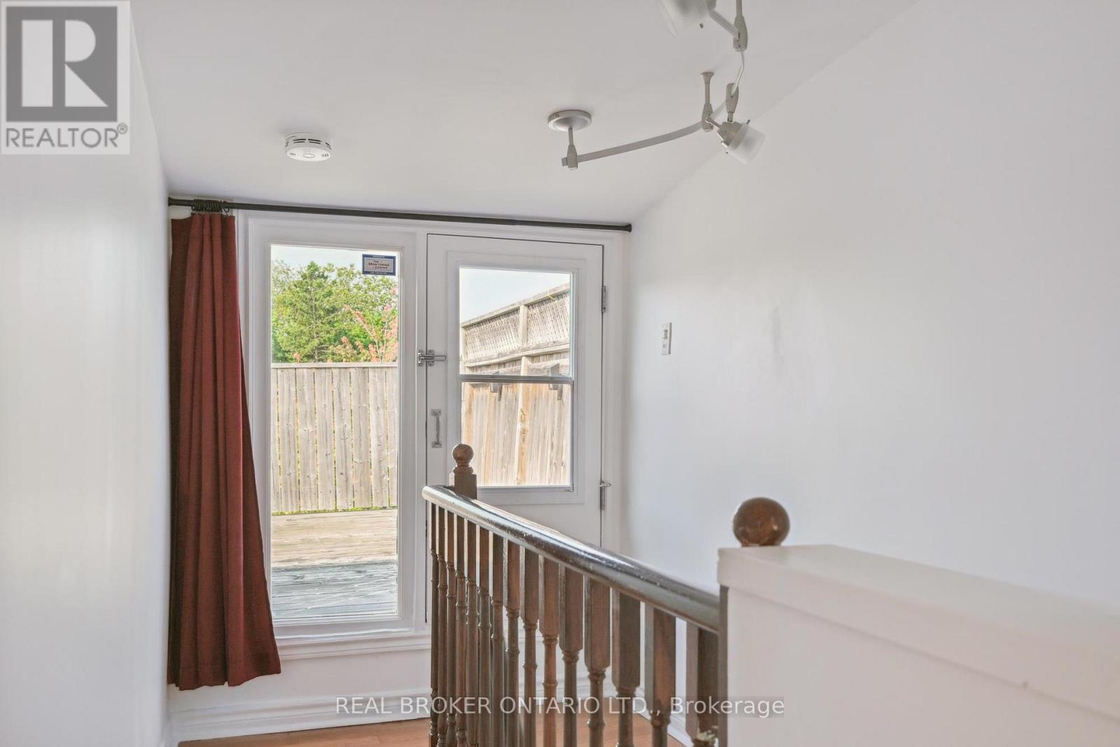 134 Jones Avenue, Toronto, Ontario  M4M 3A1 - Photo 14 - E12794868