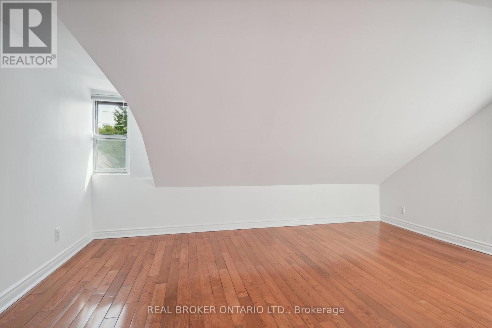 134 Jones Avenue, Toronto, Ontario  M4M 3A1 - Photo 15 - E12794868