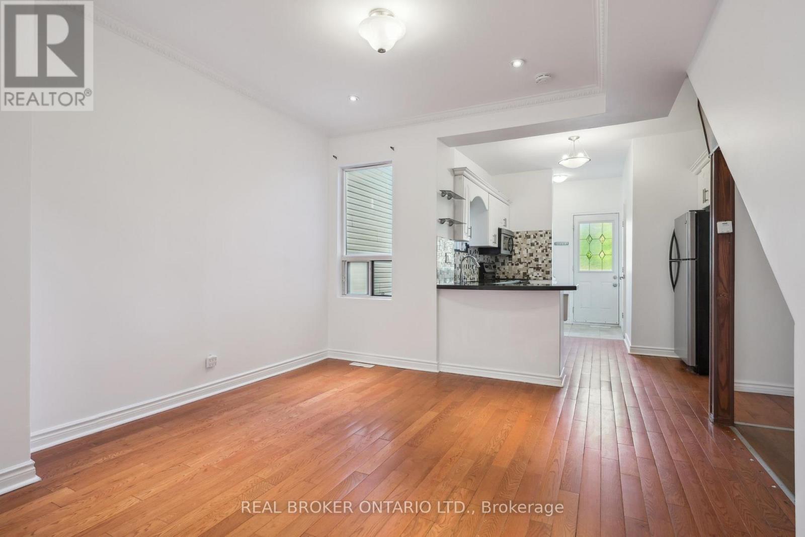 134 Jones Avenue, Toronto, Ontario  M4M 3A1 - Photo 19 - E12794868