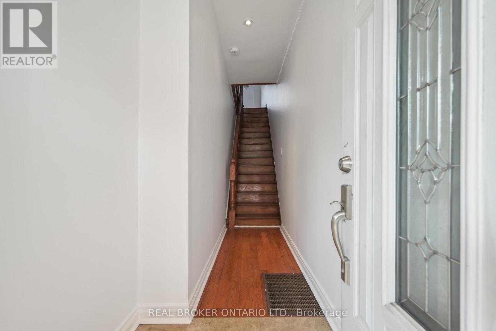 134 Jones Avenue, Toronto, Ontario  M4M 3A1 - Photo 3 - E12794868