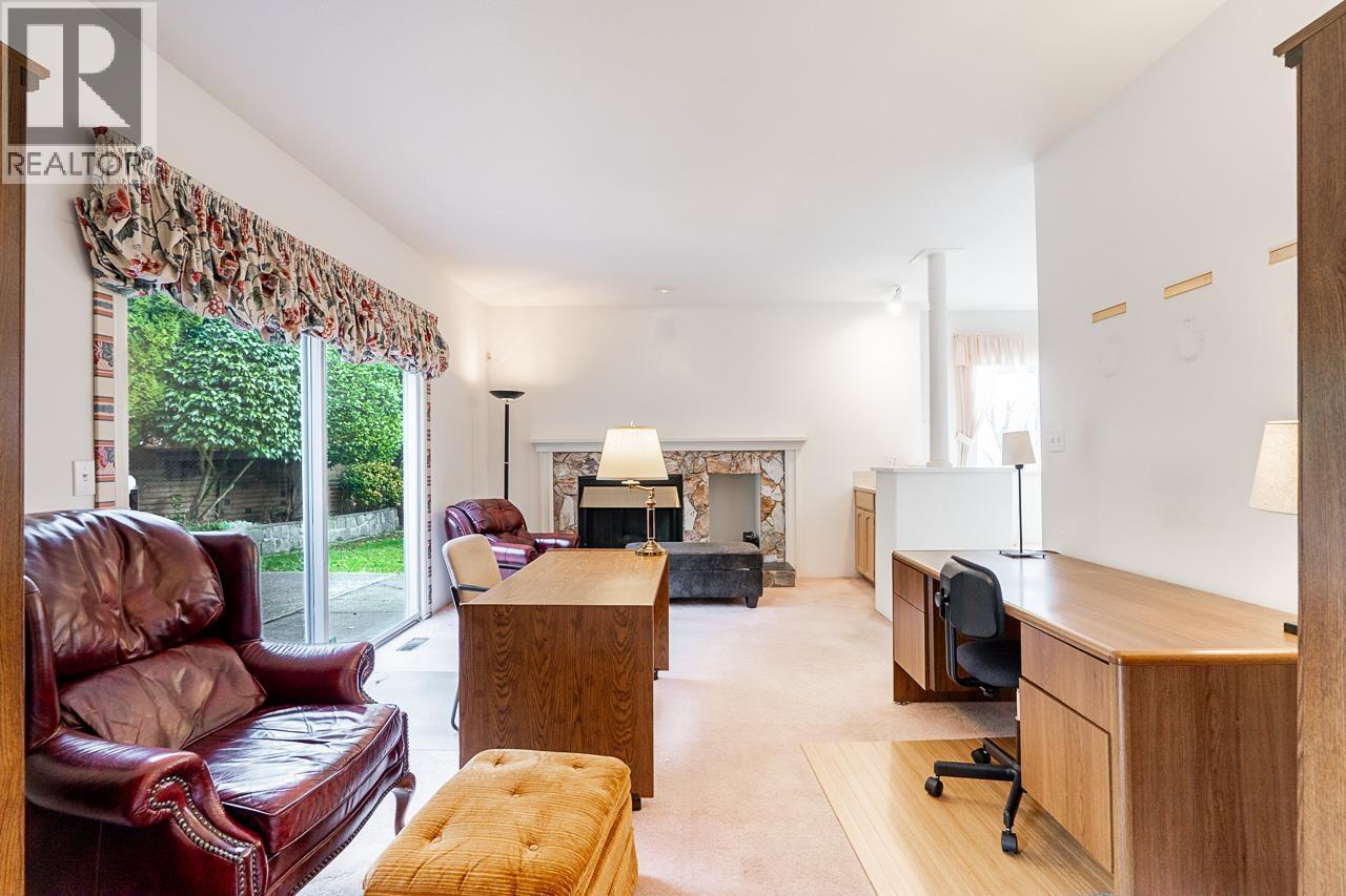 1406 Vistaview Court, Coquitlam, British Columbia  V3E 2P3 - Photo 9 - R3090541