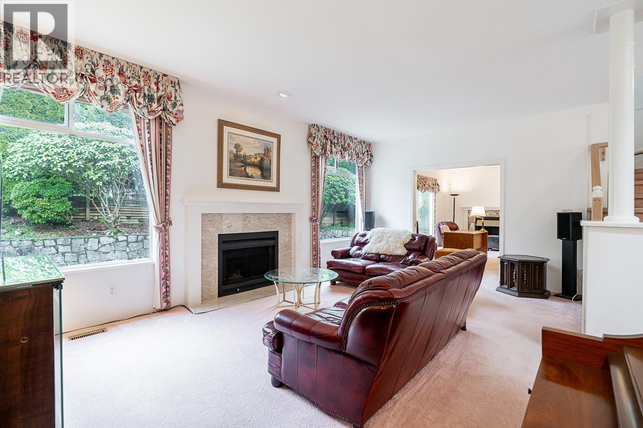 1406 Vistaview Court, Coquitlam, British Columbia  V3E 2P3 - Photo 2 - R3090541