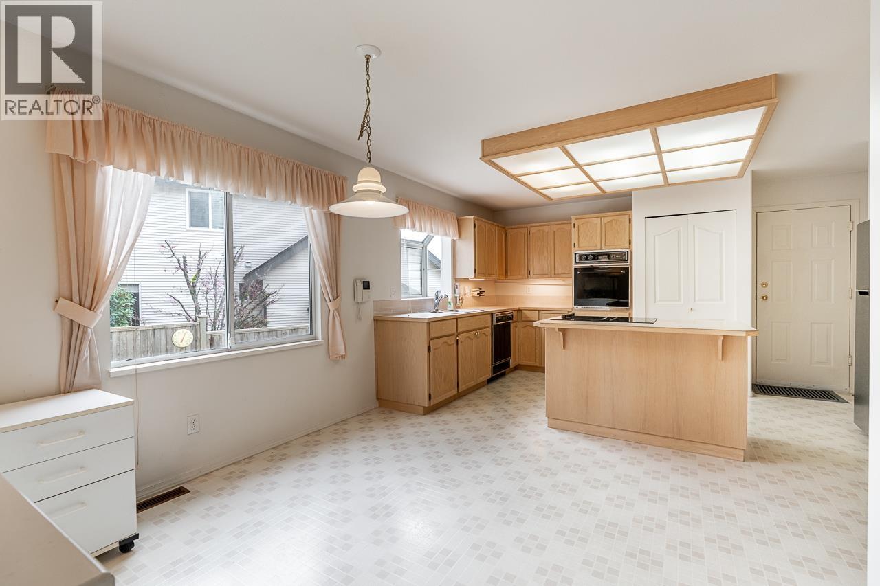 1406 Vistaview Court, Coquitlam, British Columbia  V3E 2P3 - Photo 11 - R3090541