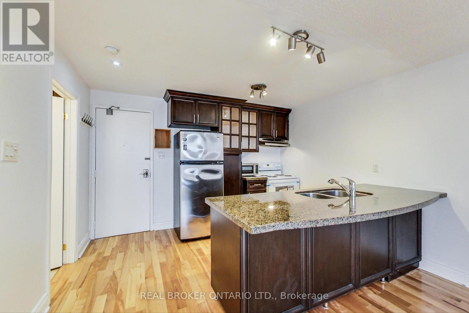 301 - 1011 Dufferin Street, Toronto, Ontario  M6H 4B5 - Photo 5 - W12794910