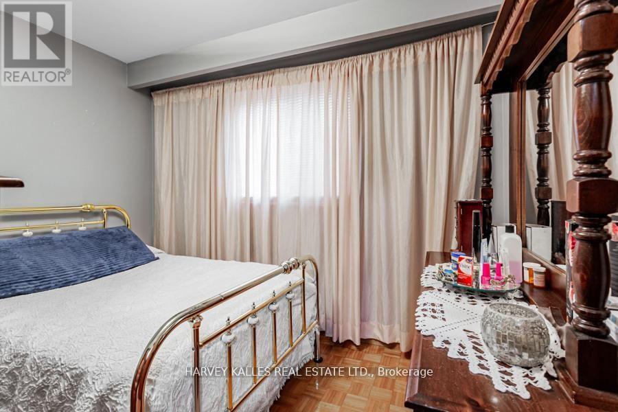 33 Tolton Drive S, Brampton, Ontario  L6V 2P9 - Photo 14 - W12794926