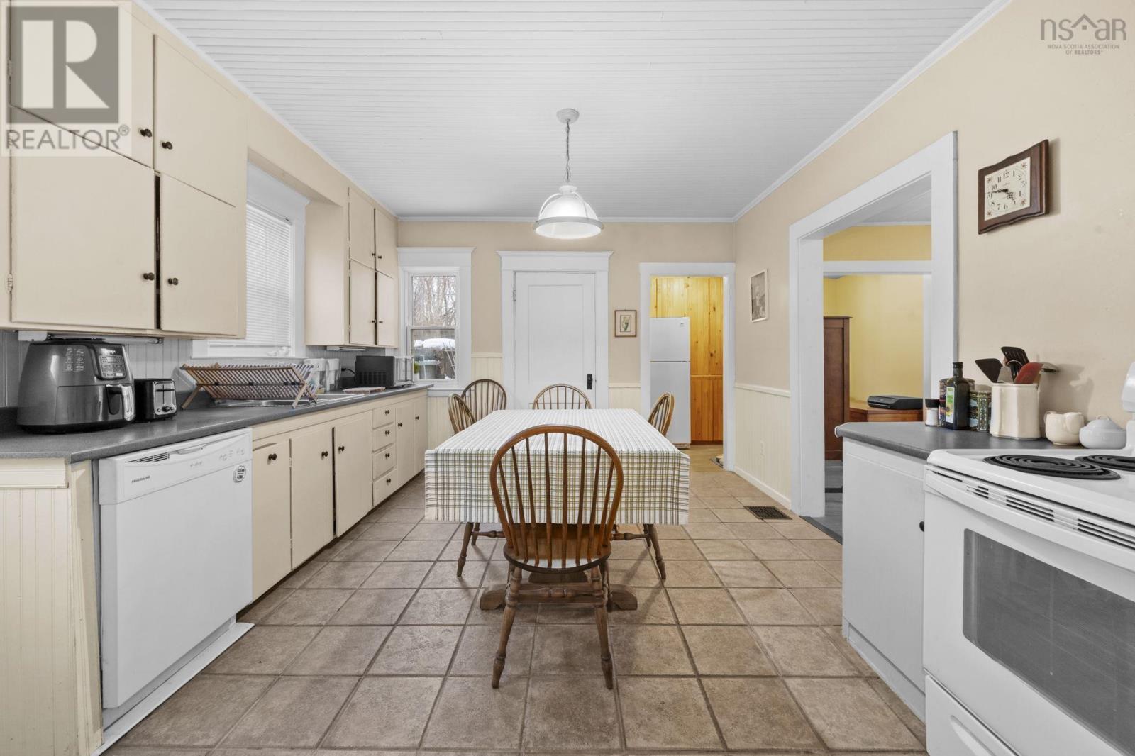 33 Klondyke Street, Kentville, Nova Scotia  B4N 1J1 - Photo 9 - 202602891