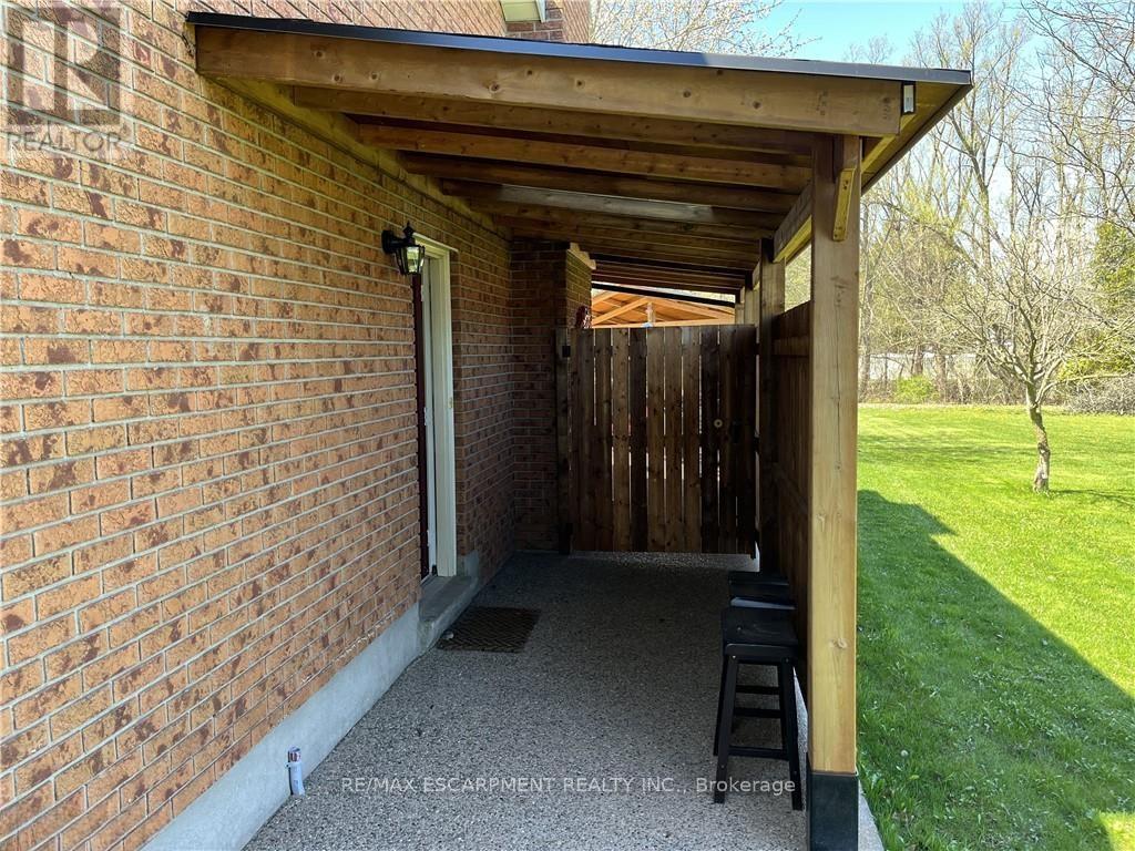 Lower - 461 South Pelham Road, Welland (Prince Charles), Ontario  L3C 3C5 - Photo 2 - X12794916