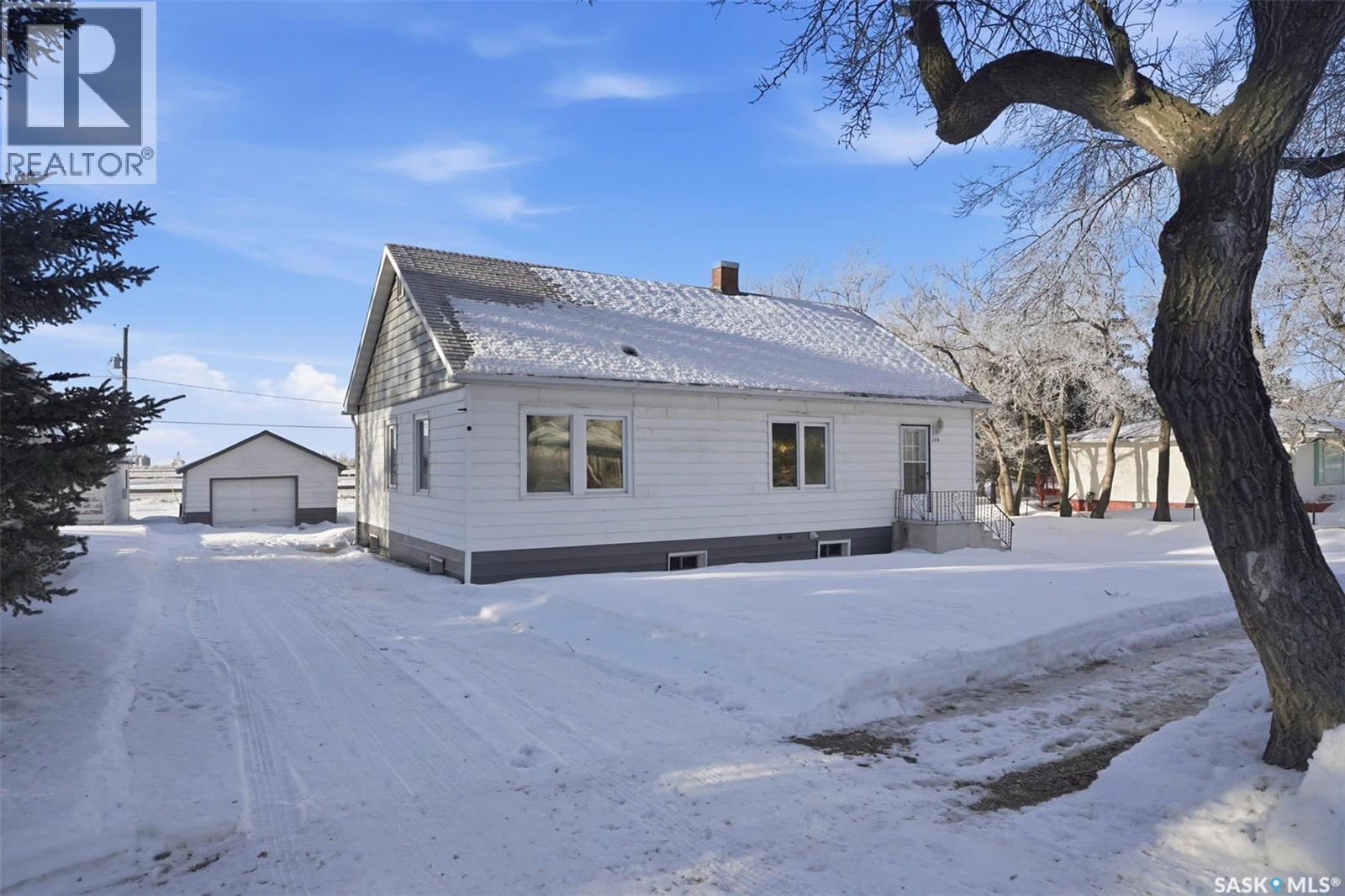 208 2nd Avenue E, Nokomis, Saskatchewan  S0G 3R0 - Photo 2 - SK028730