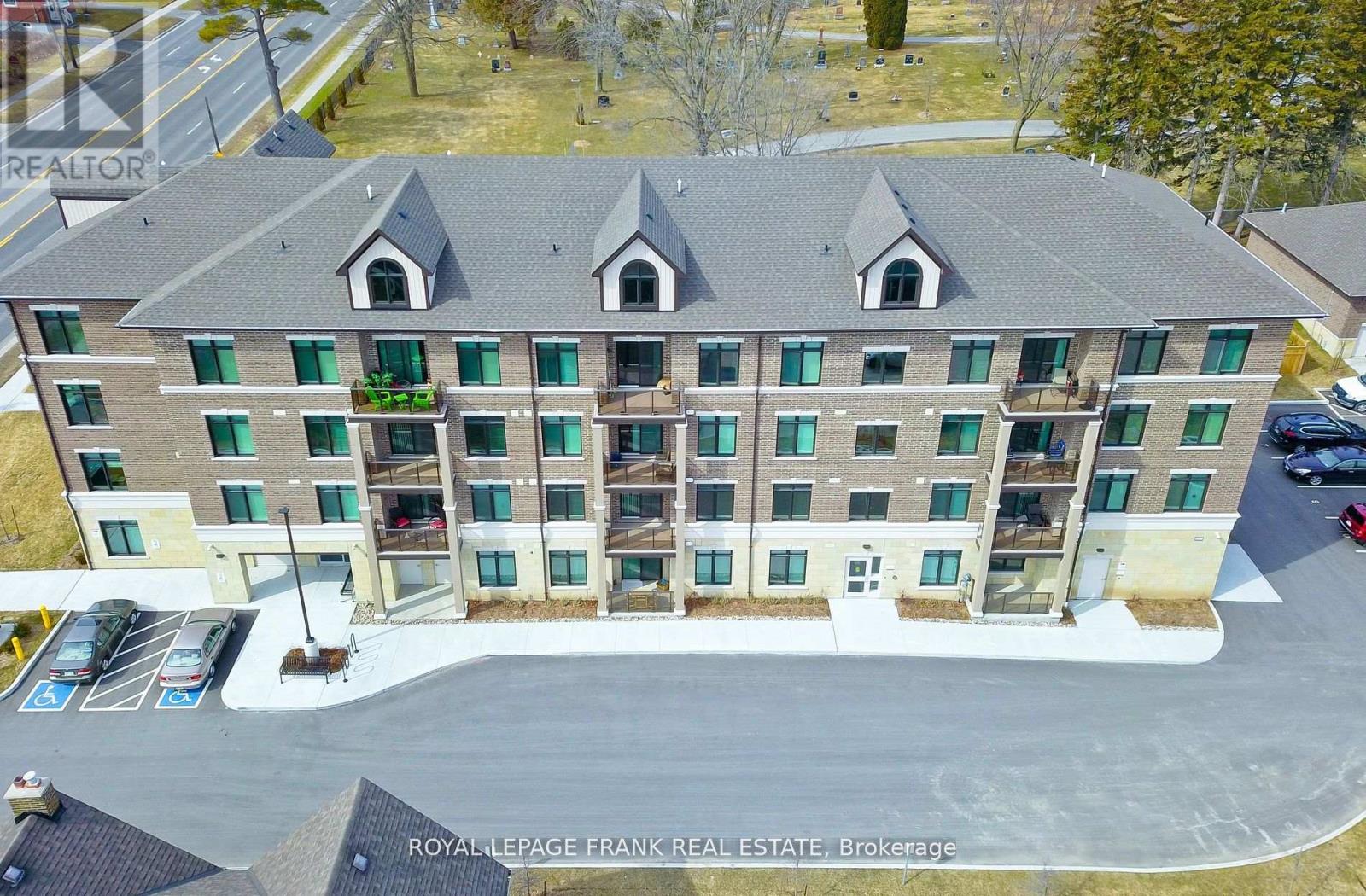 304 - 710 KING STREET W, oshawa (vanier), Ontario