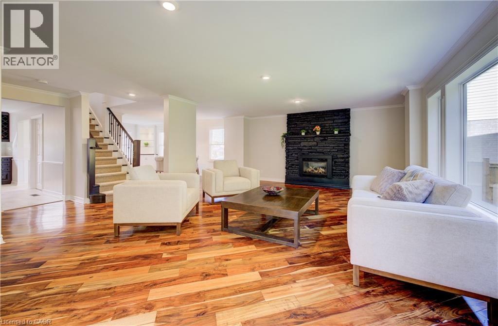 6 Churchill Street, Waterloo, Ontario  N2L 2X2 - Photo 3 - 40799480