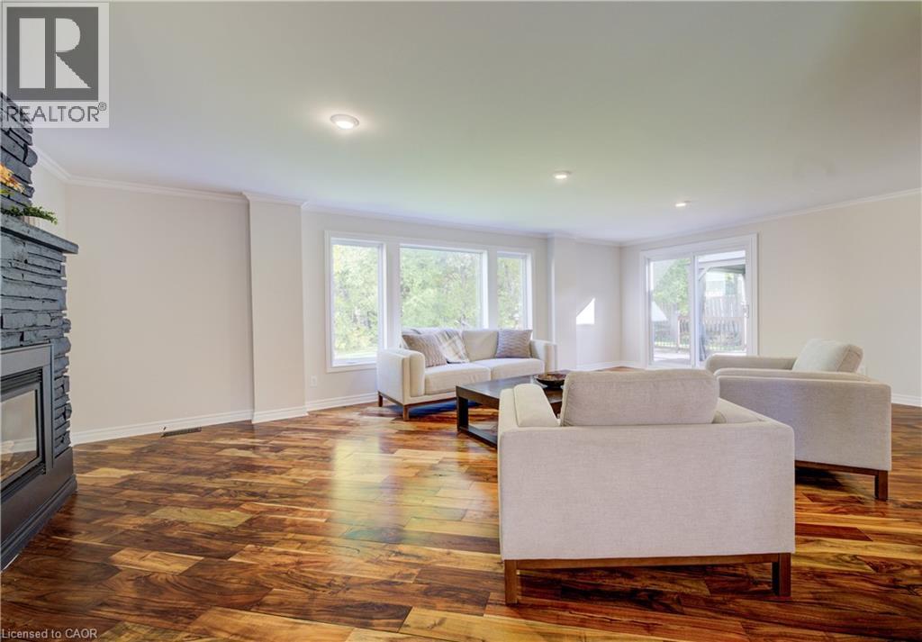 6 Churchill Street, Waterloo, Ontario  N2L 2X2 - Photo 4 - 40799480