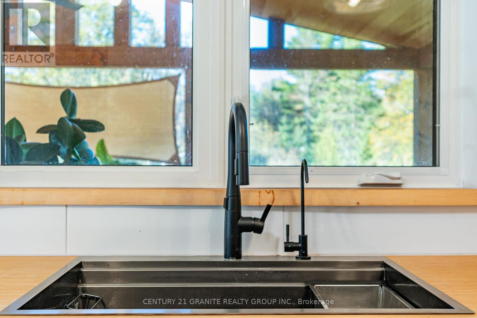 1016 Eureka Road, Highlands East (Monmouth), Ontario  K0M 1R0 - Photo 10 - X12795146