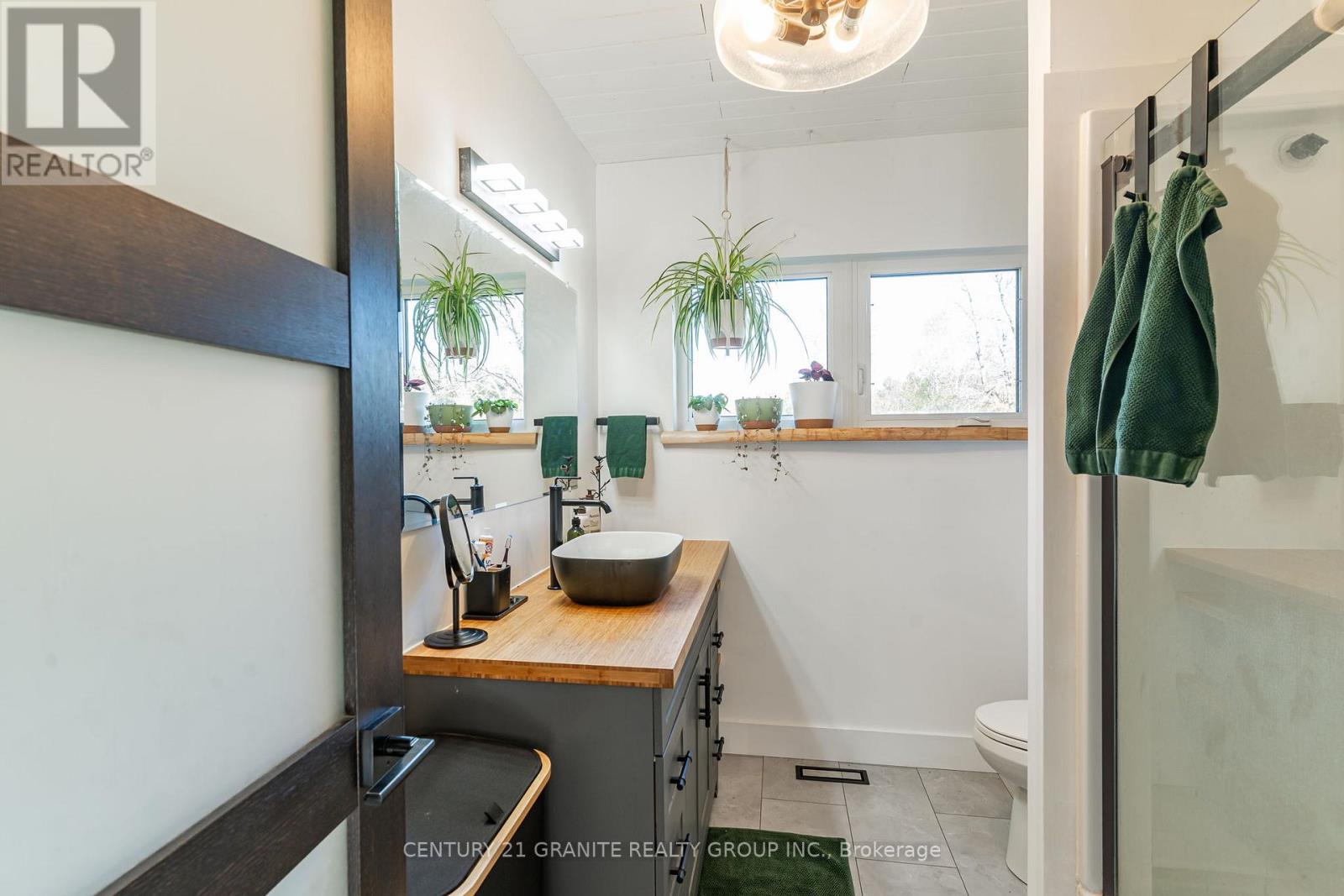 1016 Eureka Road, Highlands East (Monmouth), Ontario  K0M 1R0 - Photo 21 - X12795146