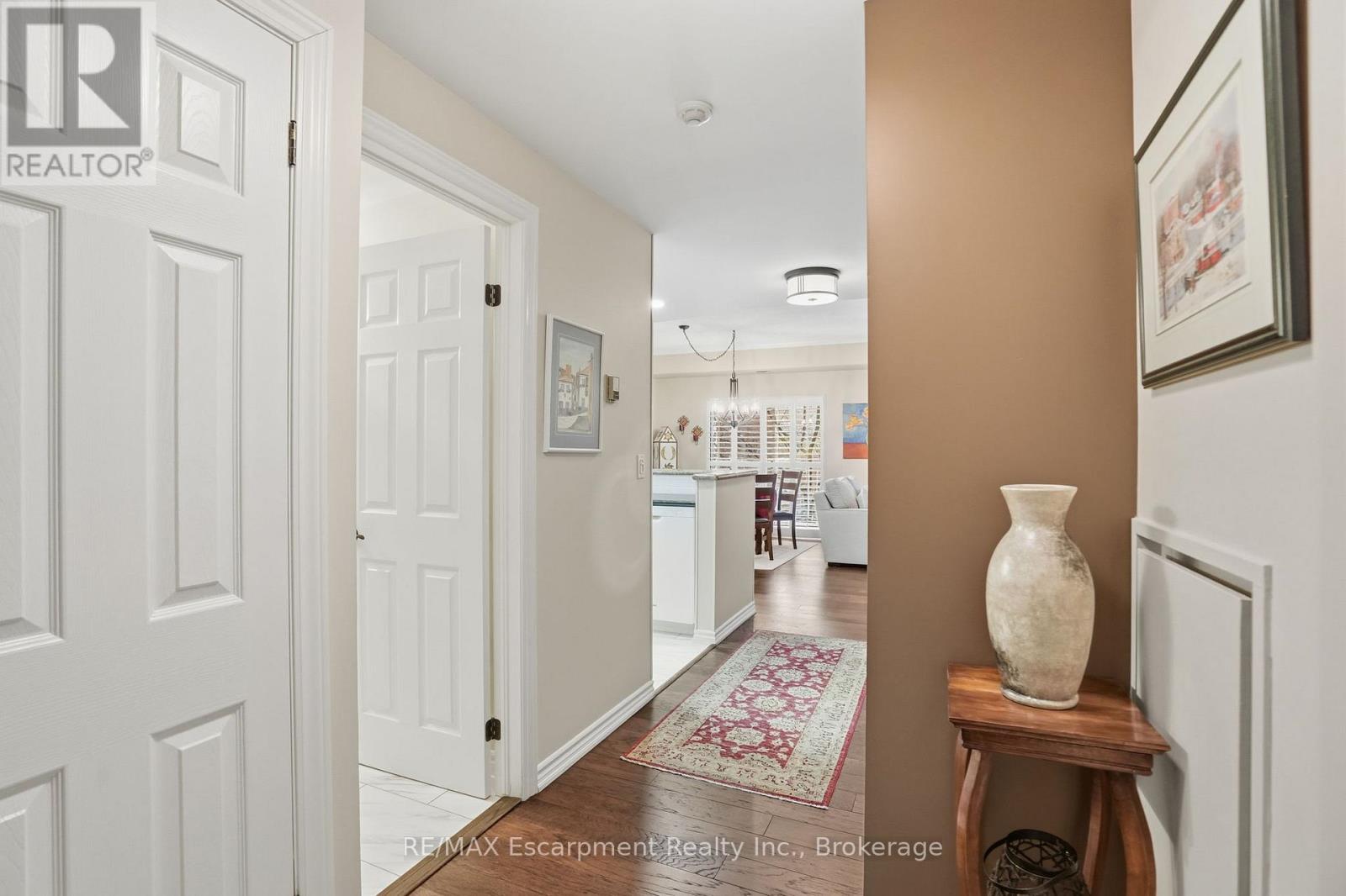 310 - 310-5188 Lakeshore Road, Burlington, Ontario  L7L 6P4 - Photo 6 - W12795216