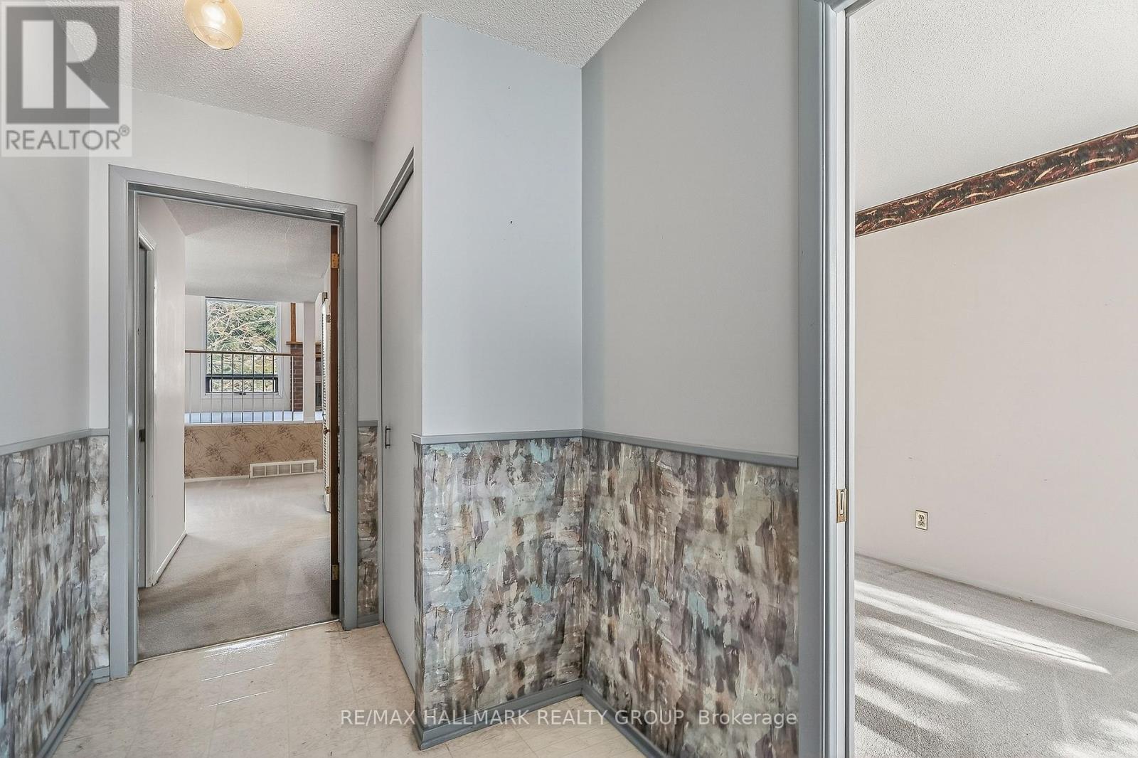 14 Haywood Crescent, Ottawa, Ontario  K2L 2J2 - Photo 6 - X12795152