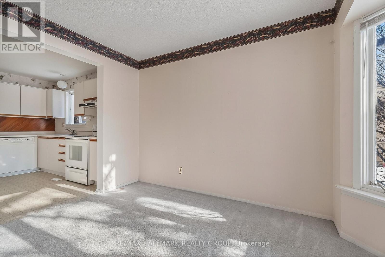 14 Haywood Crescent, Ottawa, Ontario  K2L 2J2 - Photo 7 - X12795152