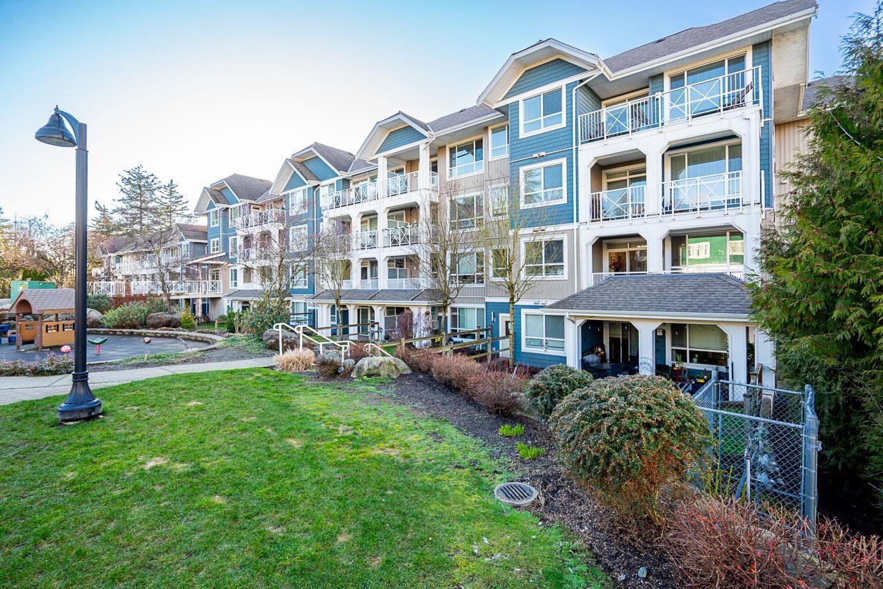 313 16380 64 Avenue, Surrey, British Columbia  V3S 6X6 - Photo 1 - R3090212
