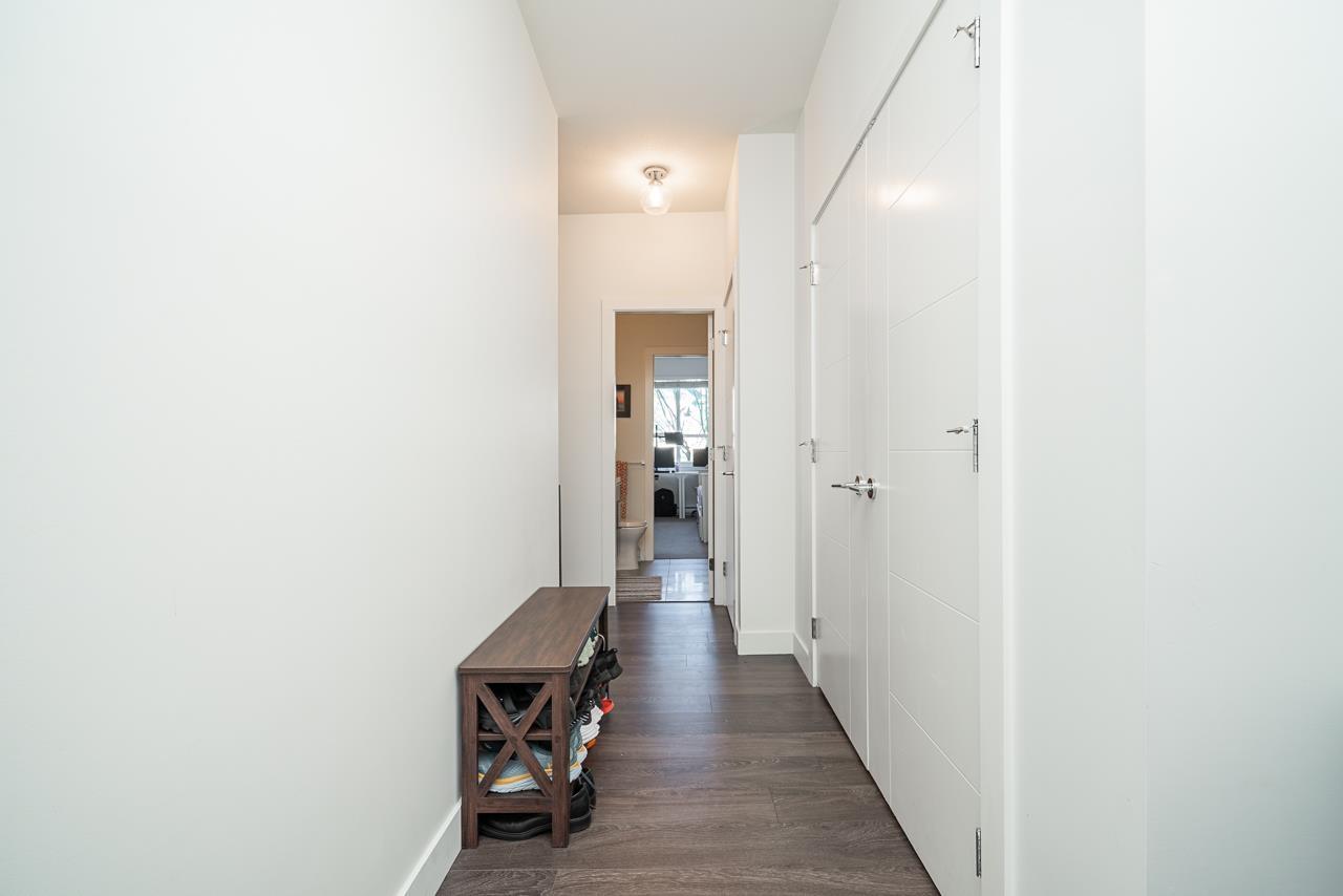 313 16380 64 Avenue, Surrey, British Columbia  V3S 6X6 - Photo 5 - R3090212