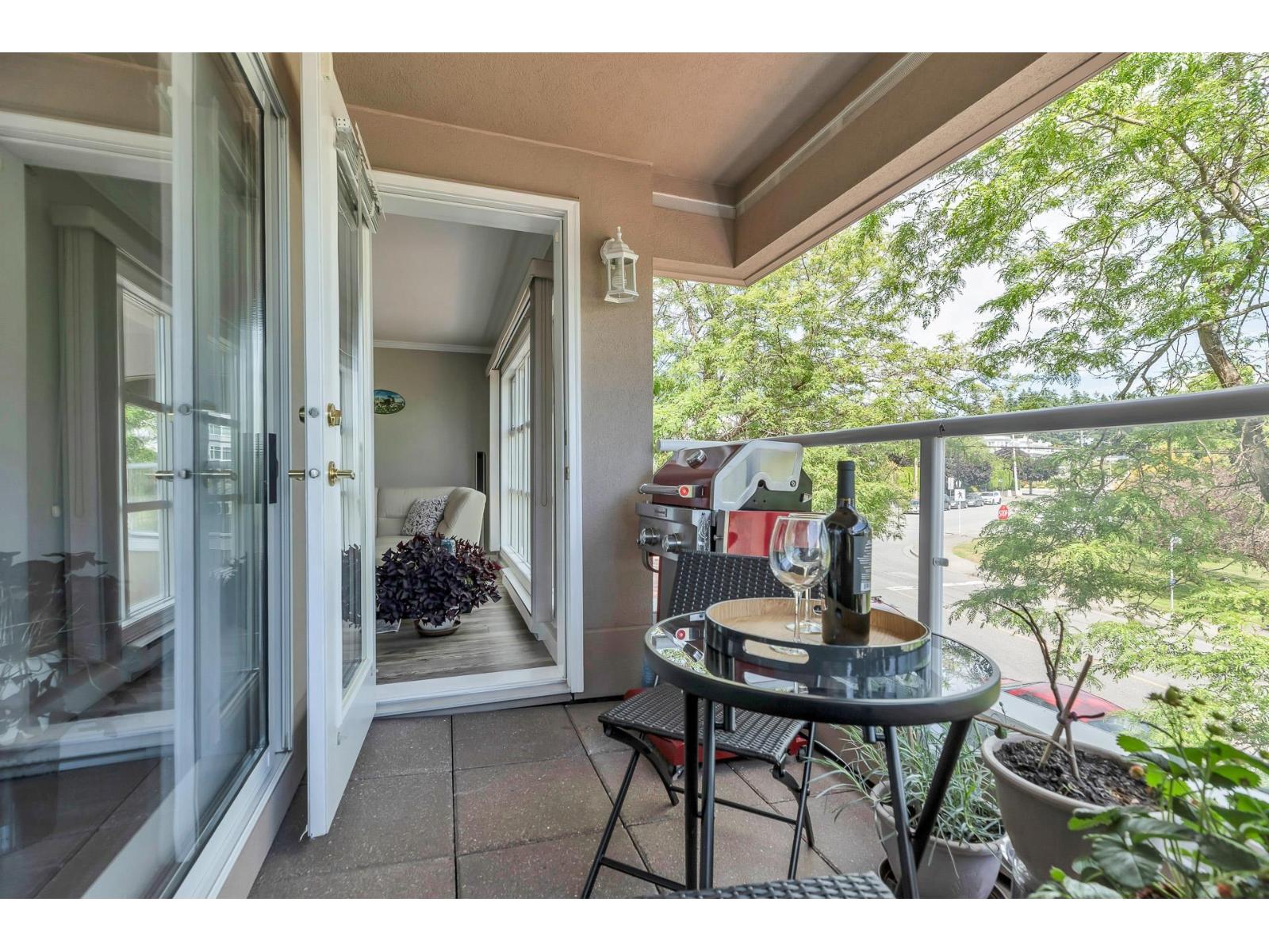 202 15284 Buena Vista Avenue, White Rock, British Columbia  V4B 5K5 - Photo 14 - R3090549