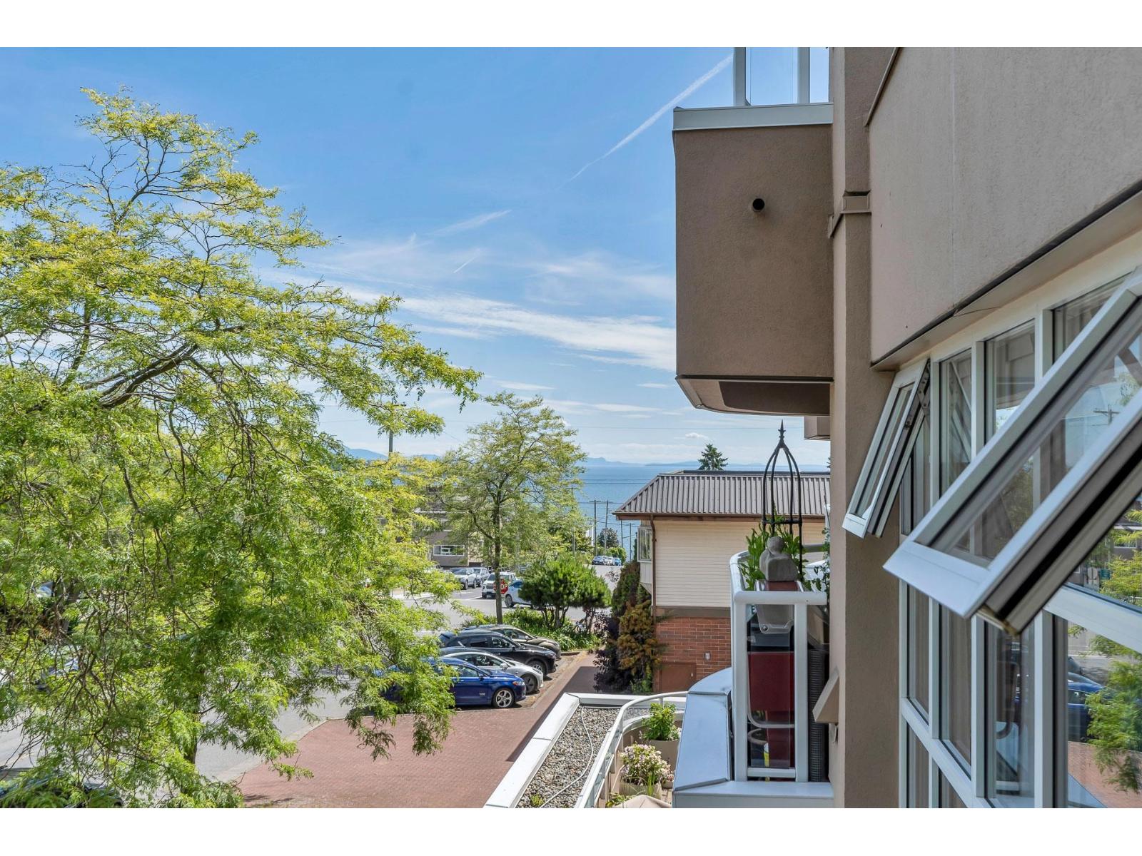 202 15284 Buena Vista Avenue, White Rock, British Columbia  V4B 5K5 - Photo 16 - R3090549