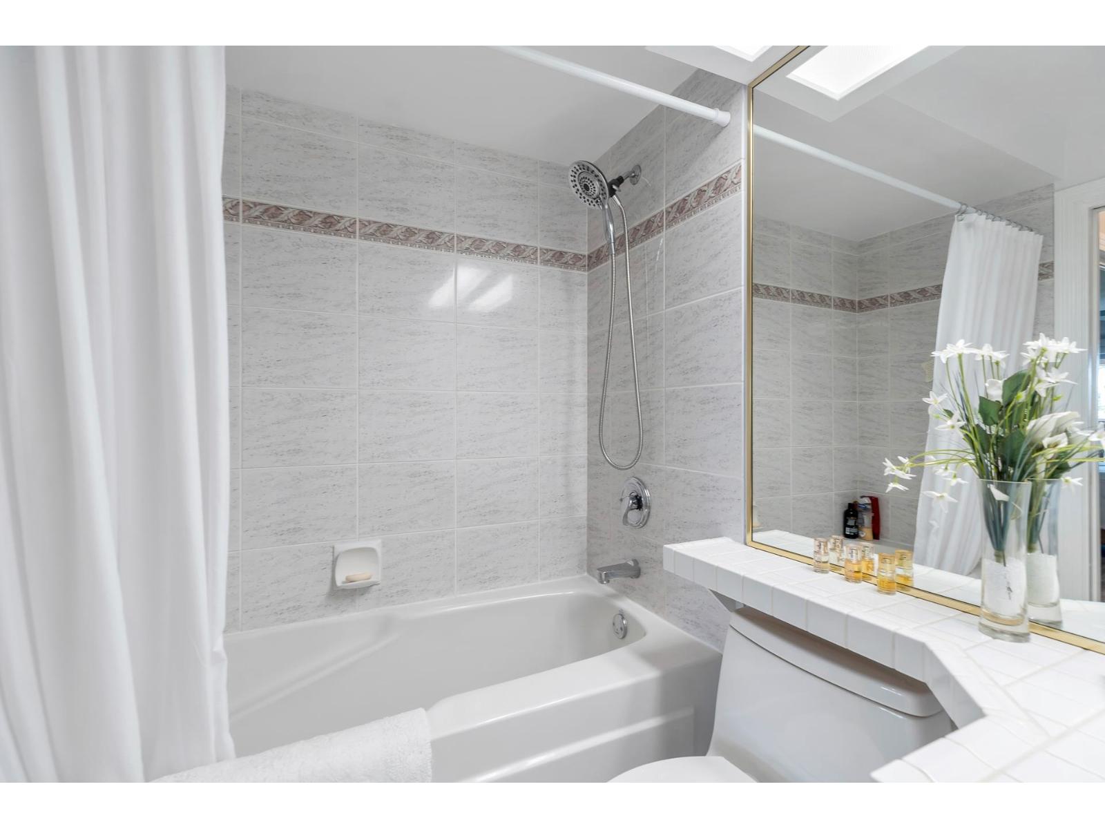 202 15284 Buena Vista Avenue, White Rock, British Columbia  V4B 5K5 - Photo 22 - R3090549