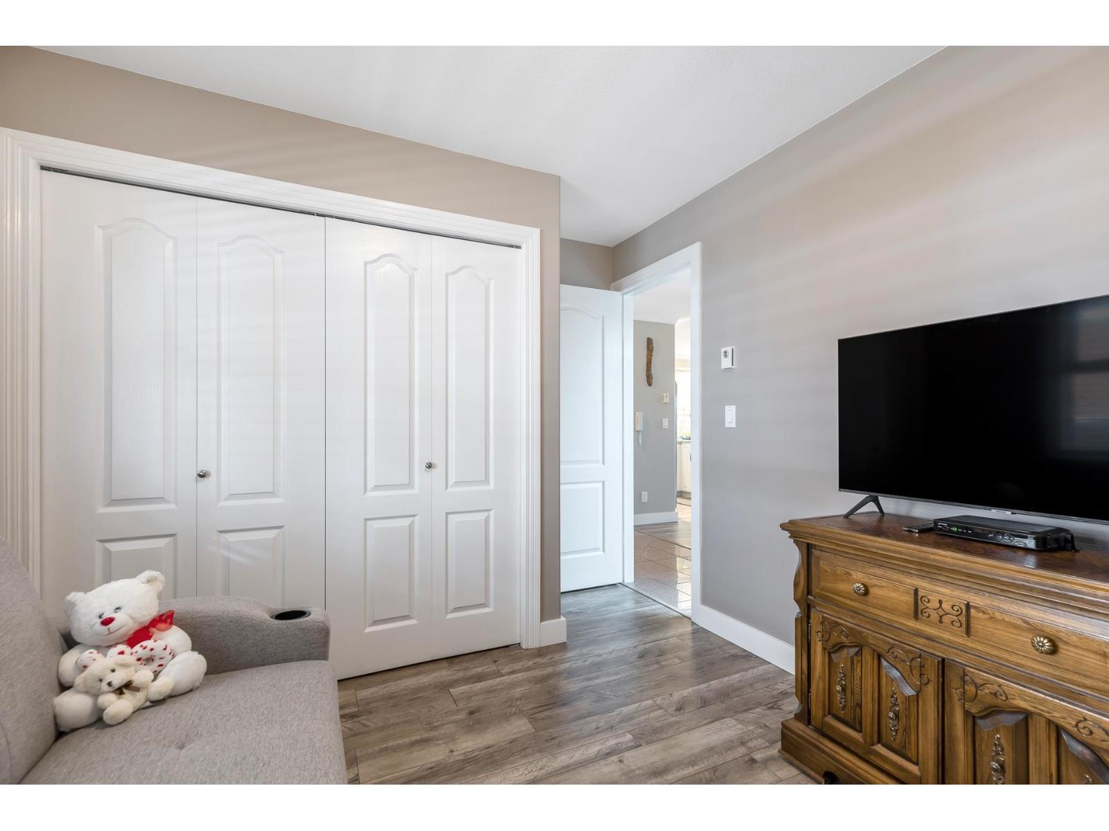 202 15284 Buena Vista Avenue, White Rock, British Columbia  V4B 5K5 - Photo 26 - R3090549