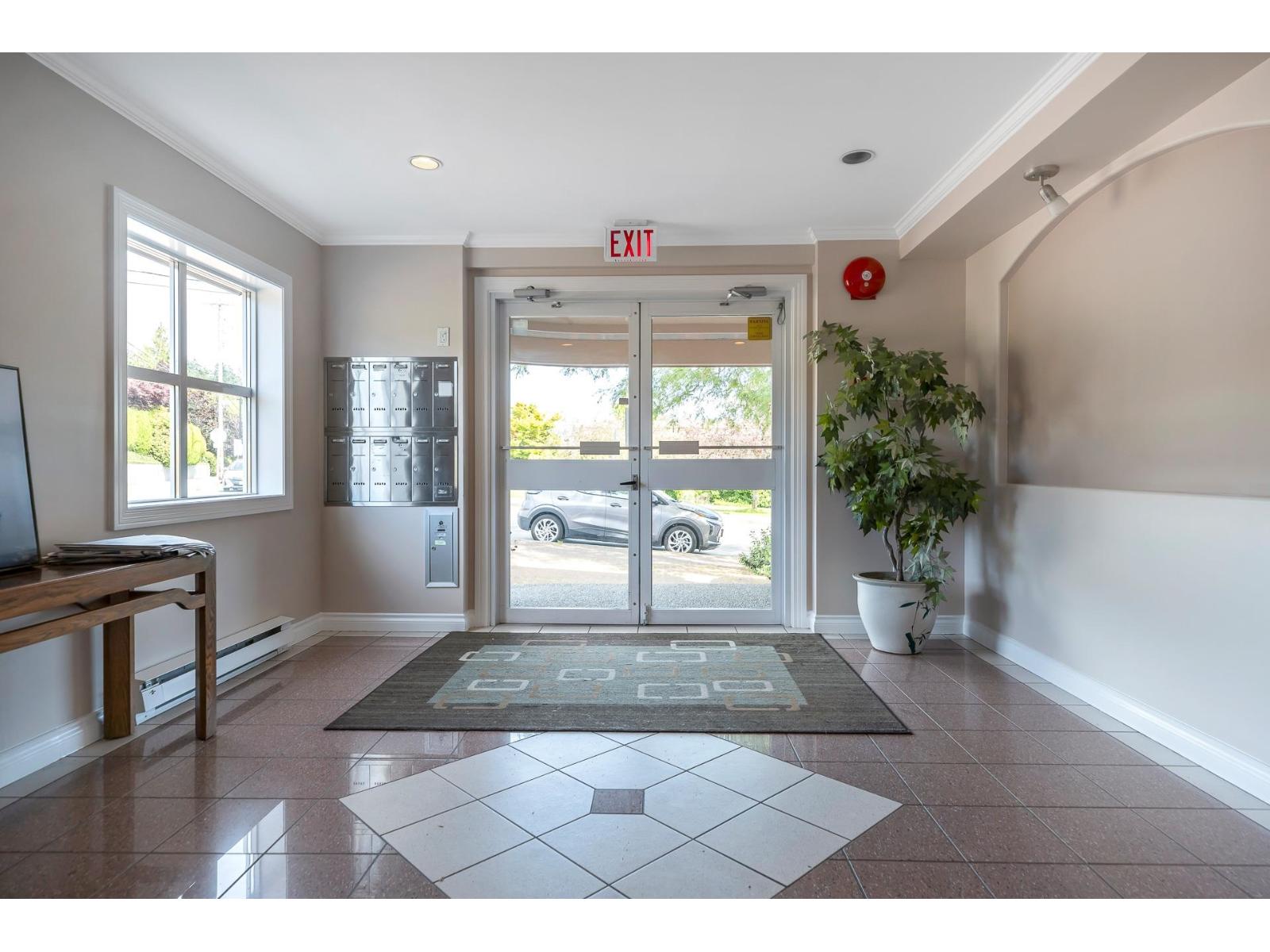 202 15284 Buena Vista Avenue, White Rock, British Columbia  V4B 5K5 - Photo 30 - R3090549