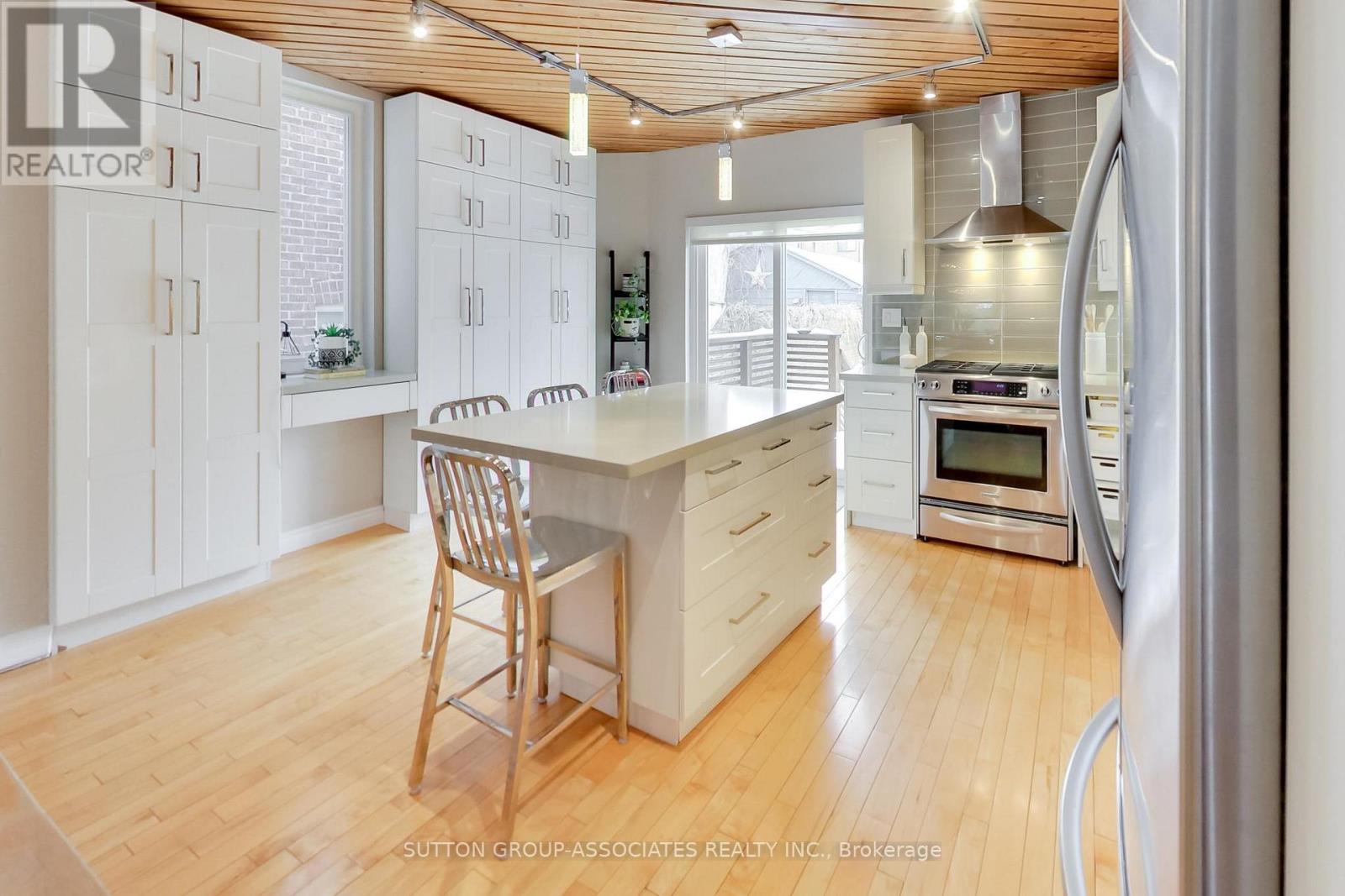 75 Arlington Avenue, Toronto, Ontario  M6G 3L2 - Photo 13 - C12795000