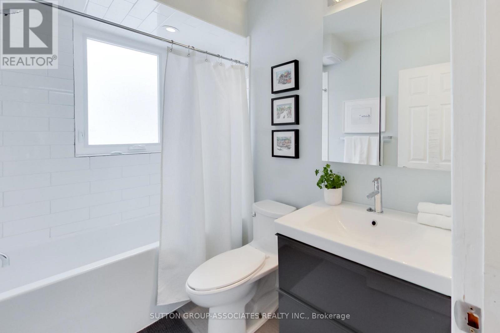 75 Arlington Avenue, Toronto, Ontario  M6G 3L2 - Photo 25 - C12795000