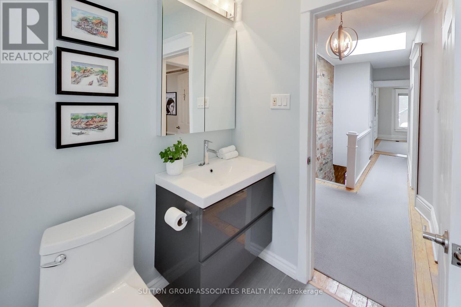 75 Arlington Avenue, Toronto, Ontario  M6G 3L2 - Photo 26 - C12795000