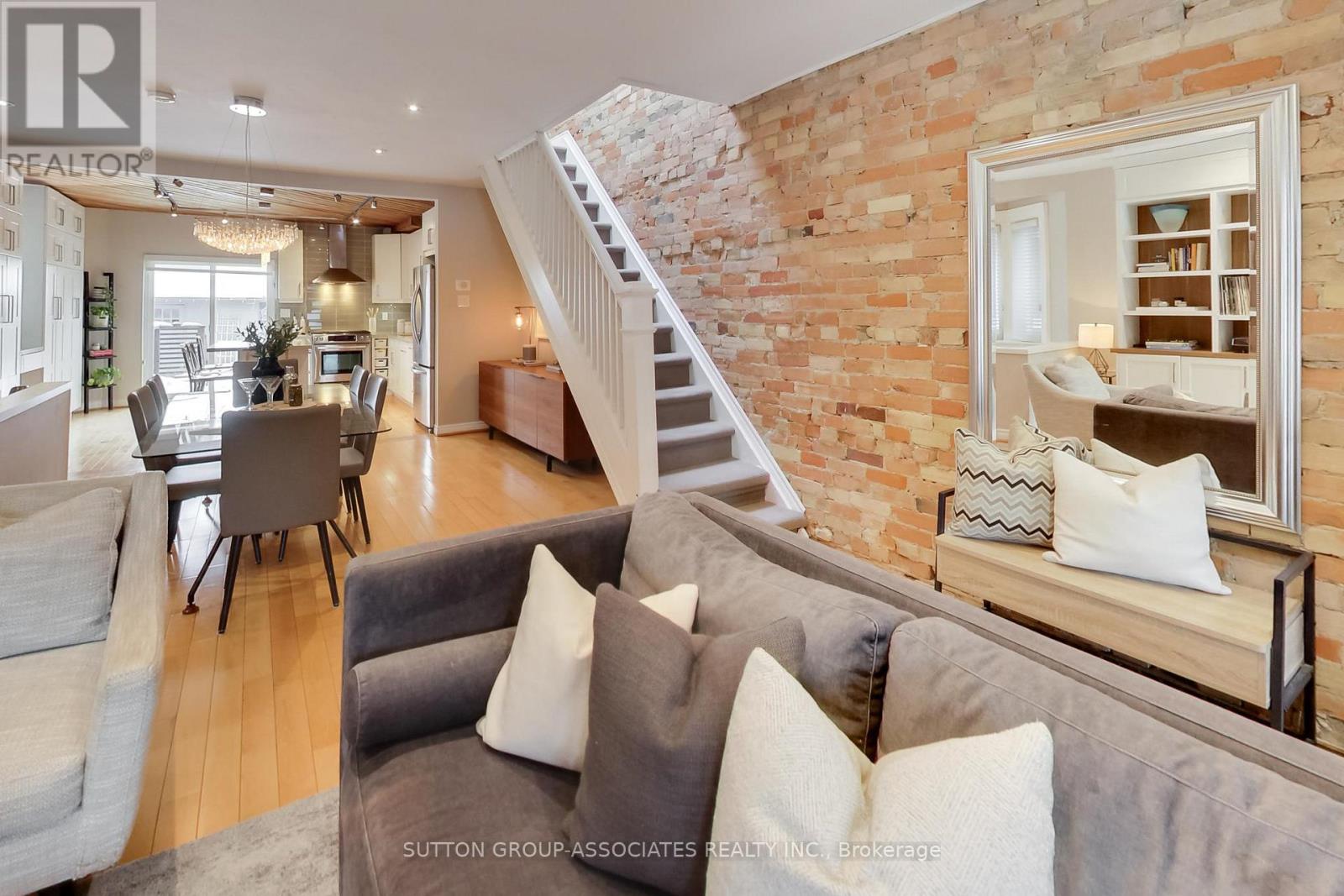 75 Arlington Avenue, Toronto, Ontario  M6G 3L2 - Photo 7 - C12795000