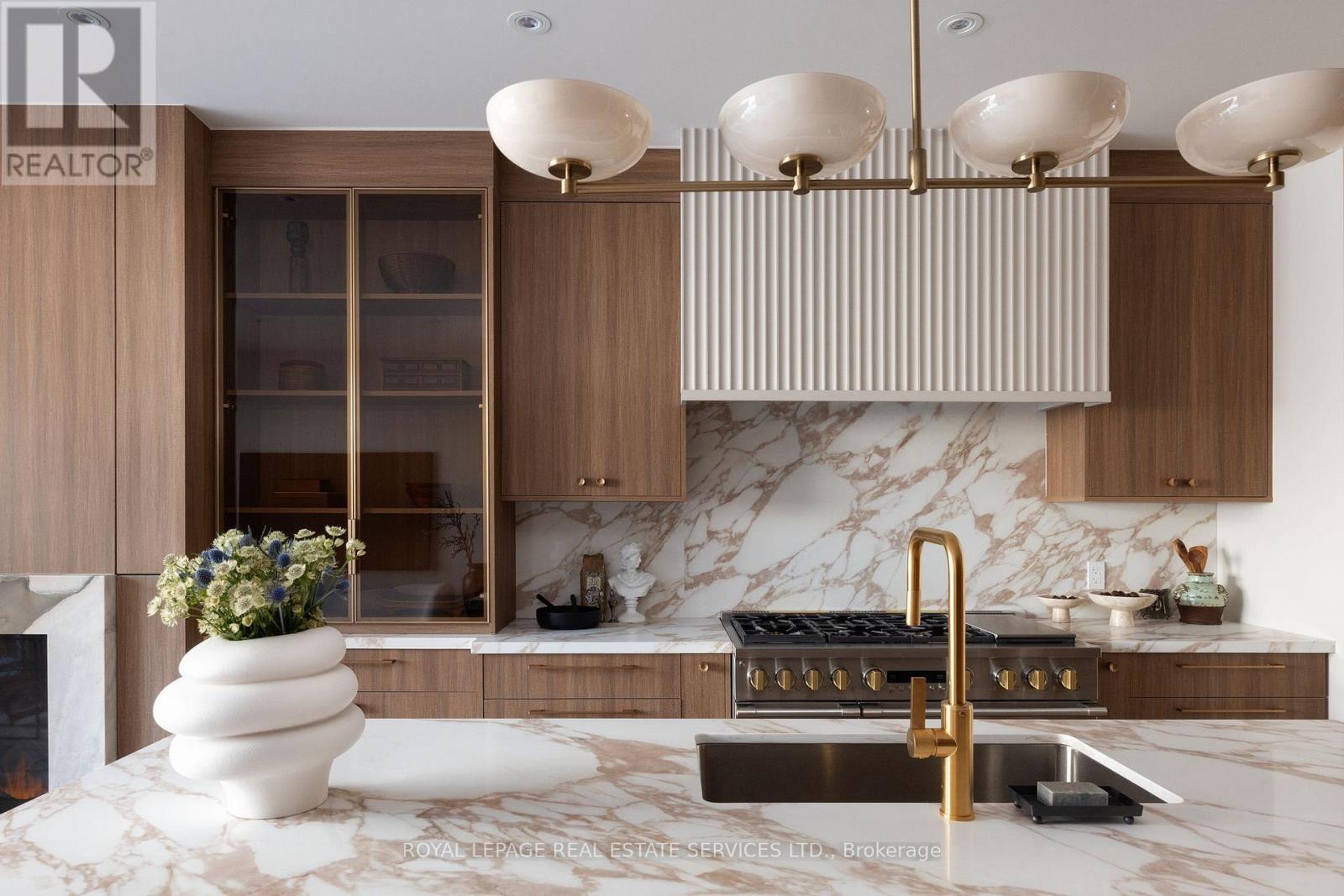 168 Bedford Park Avenue, Toronto, Ontario  M5M 1J3 - Photo 7 - C12795042