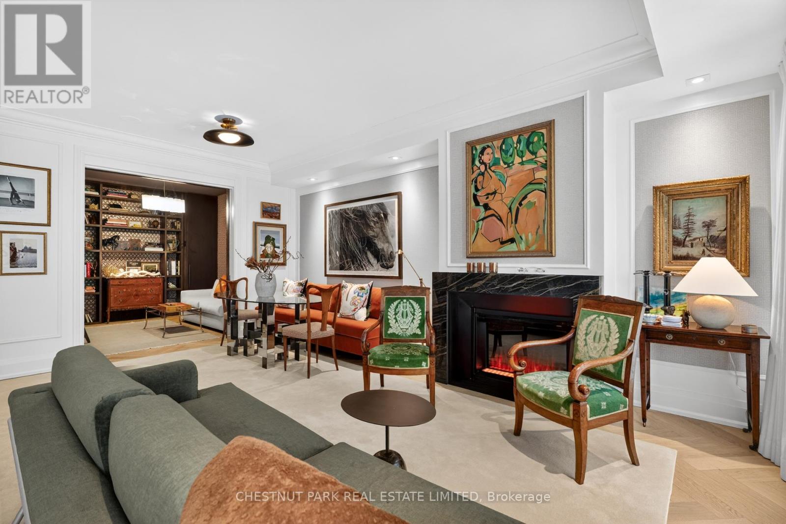 301 - 20 SCRIVENER SQUARE, Toronto, Ontario