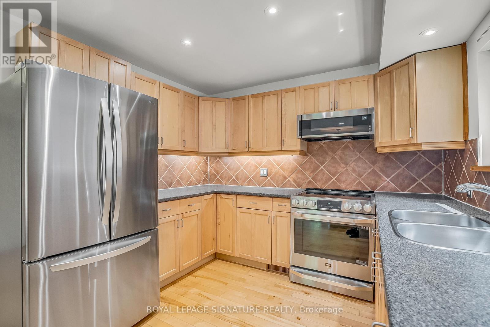 136 Three Valleys Drive, Toronto, Ontario  M3A 3B9 - Photo 15 - C12795074