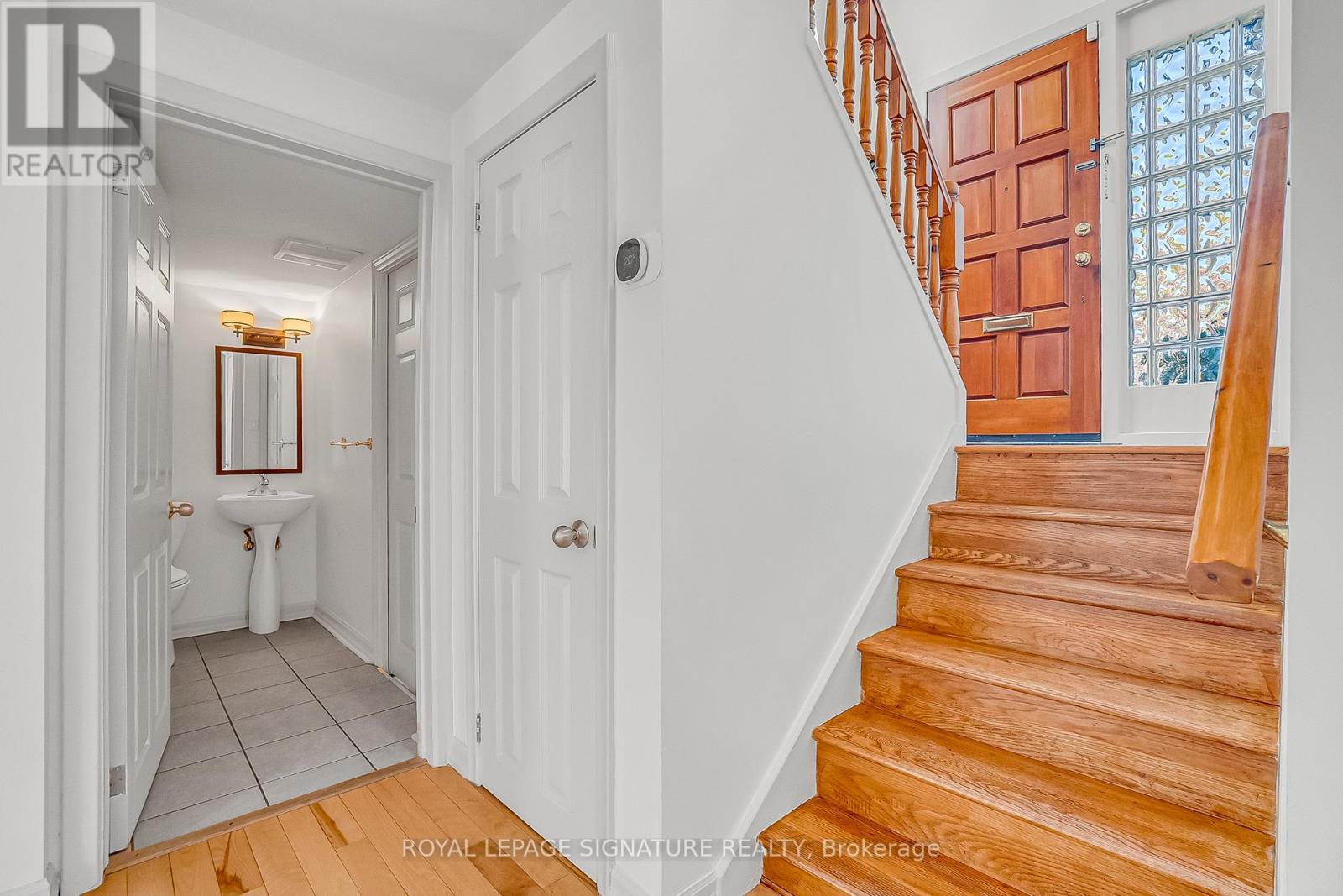 136 Three Valleys Drive, Toronto, Ontario  M3A 3B9 - Photo 4 - C12795074