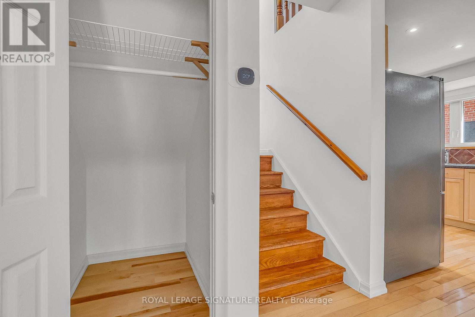 136 Three Valleys Drive, Toronto, Ontario  M3A 3B9 - Photo 5 - C12795074