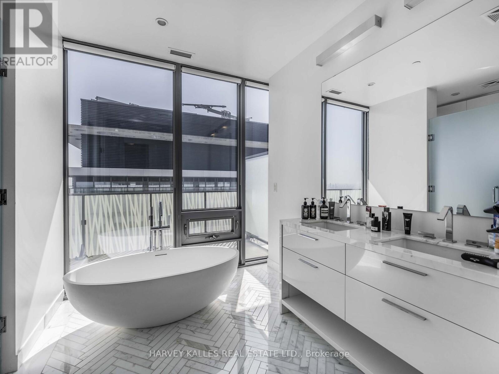 Ph 5605 - 42 Charles Street E, Toronto, Ontario  M4Y 1T4 - Photo 10 - C12795140