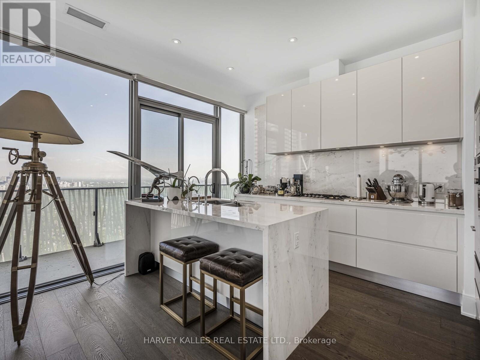 Ph 5605 - 42 Charles Street E, Toronto, Ontario  M4Y 1T4 - Photo 5 - C12795140