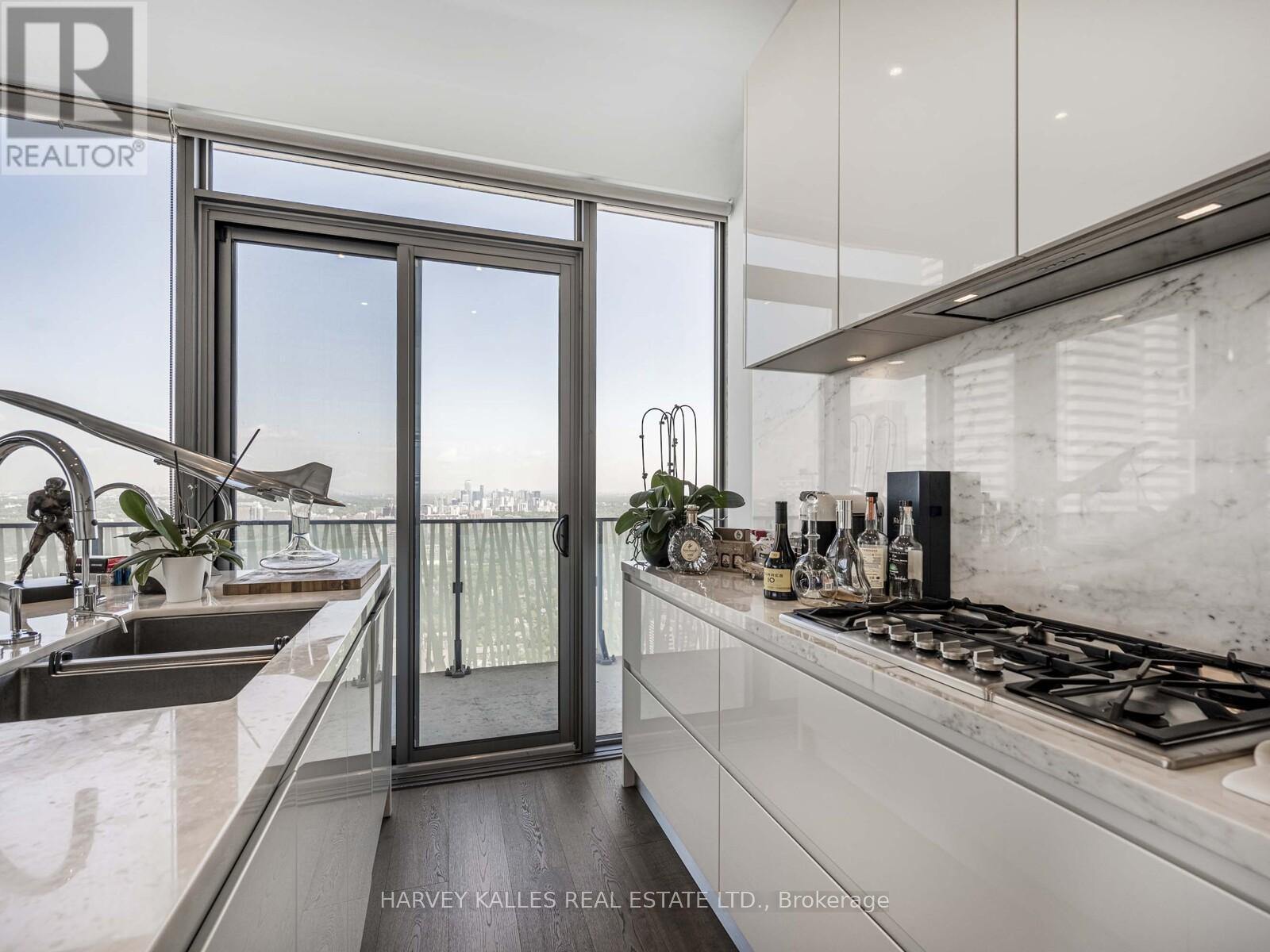 Ph 5605 - 42 Charles Street E, Toronto, Ontario  M4Y 1T4 - Photo 7 - C12795140
