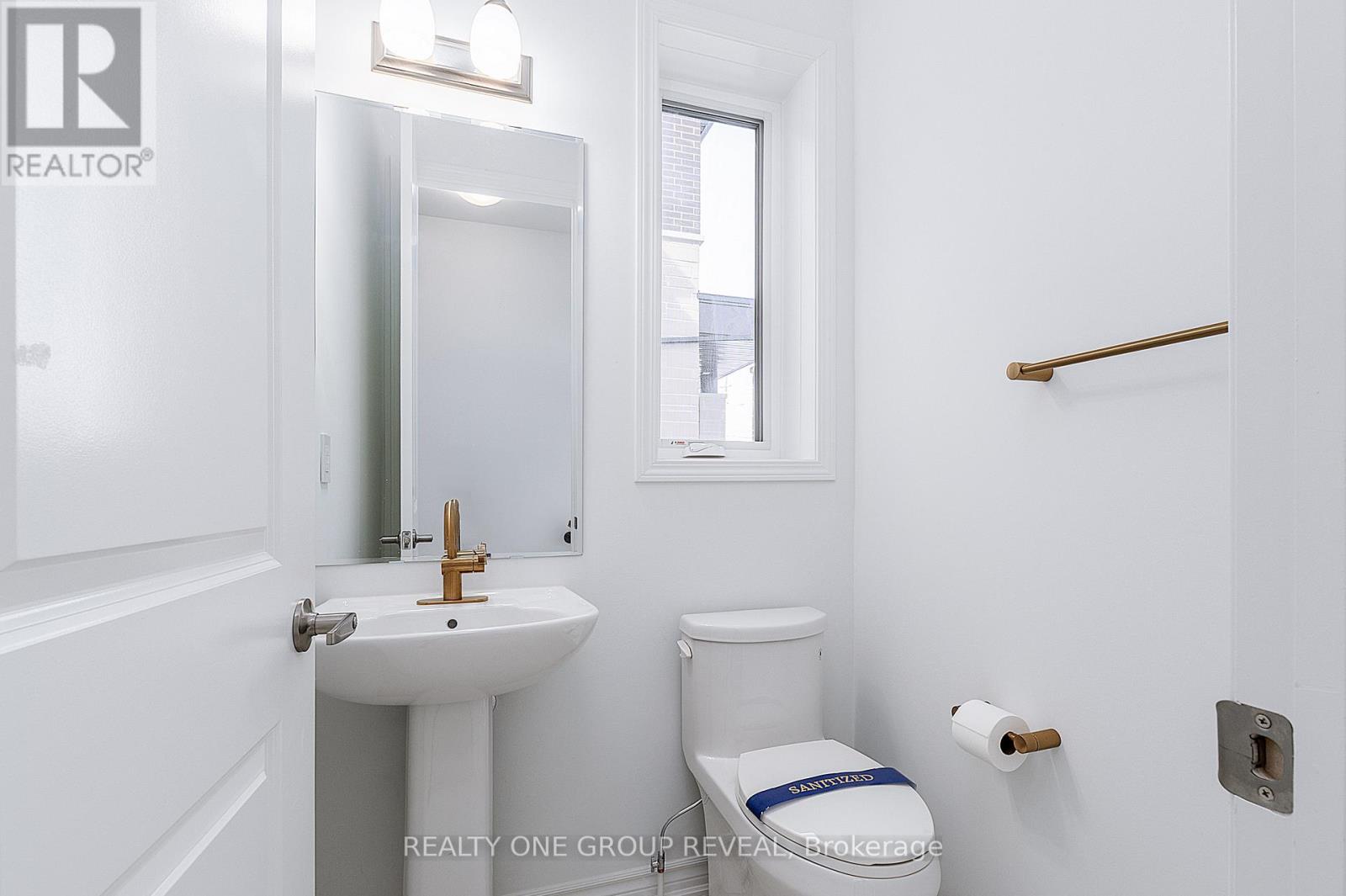 1735 Mineral Springs Way, Pickering, Ontario  L1X 0T5 - Photo 4 - E12795026