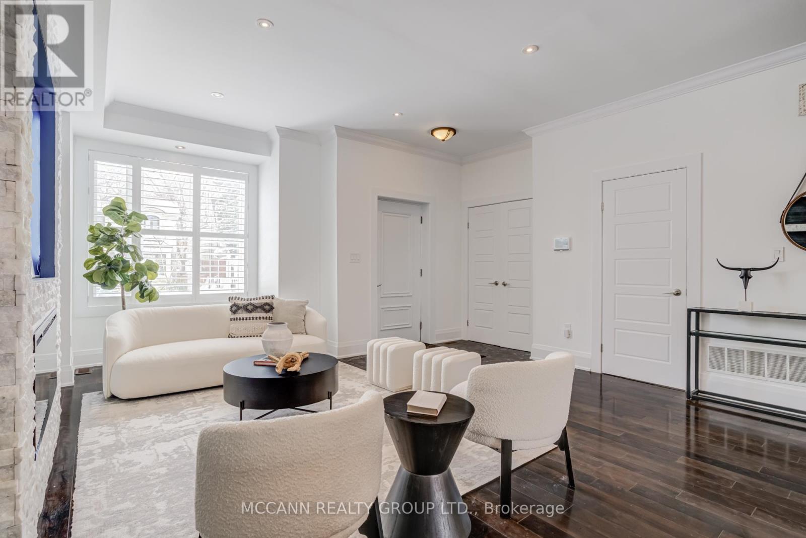 1155 Greenwood Avenue, Toronto, Ontario  M4J 4E7 - Photo 8 - E12795054