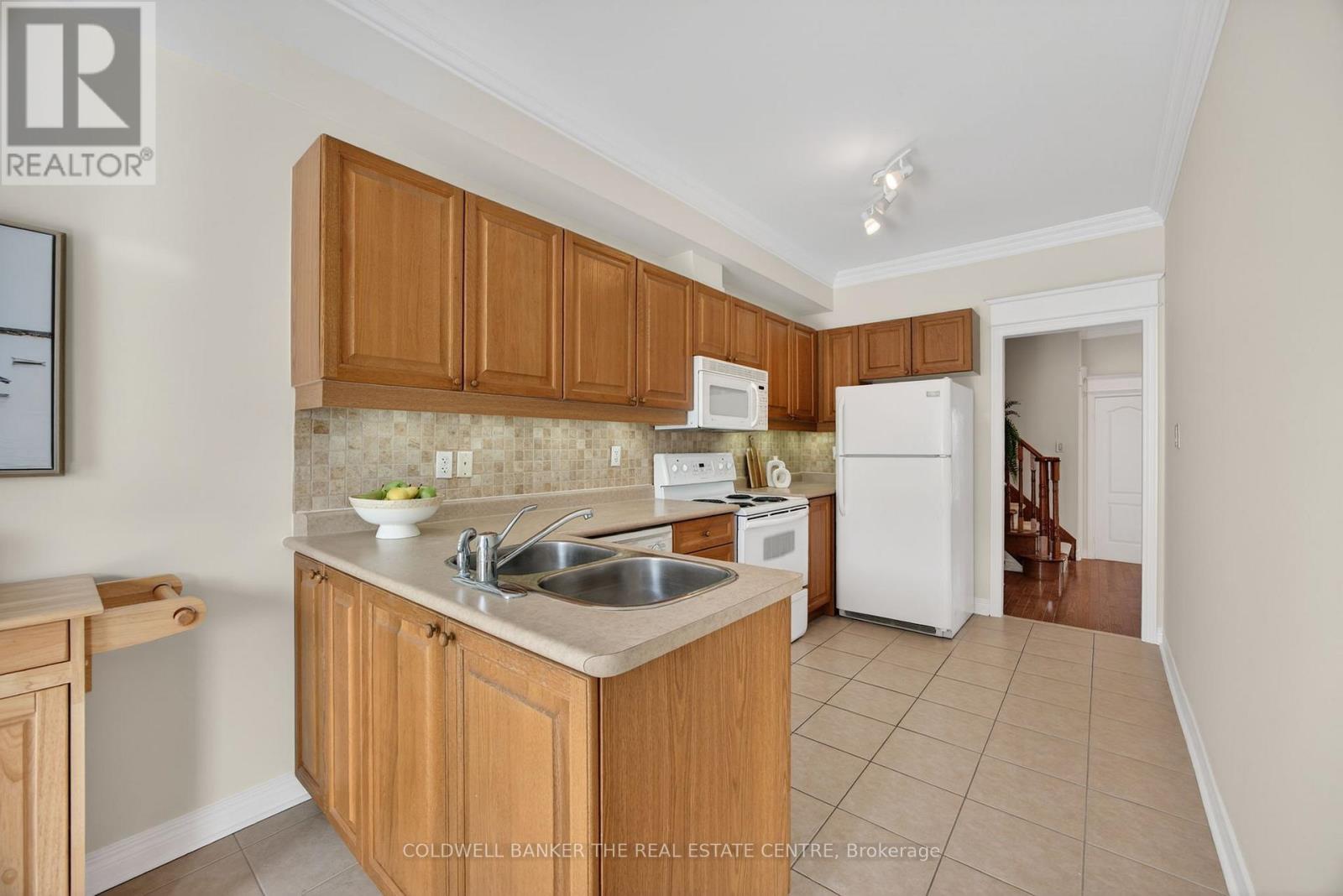 594 Osler Court, Newmarket, Ontario  L3X 2P5 - Photo 9 - N12794992